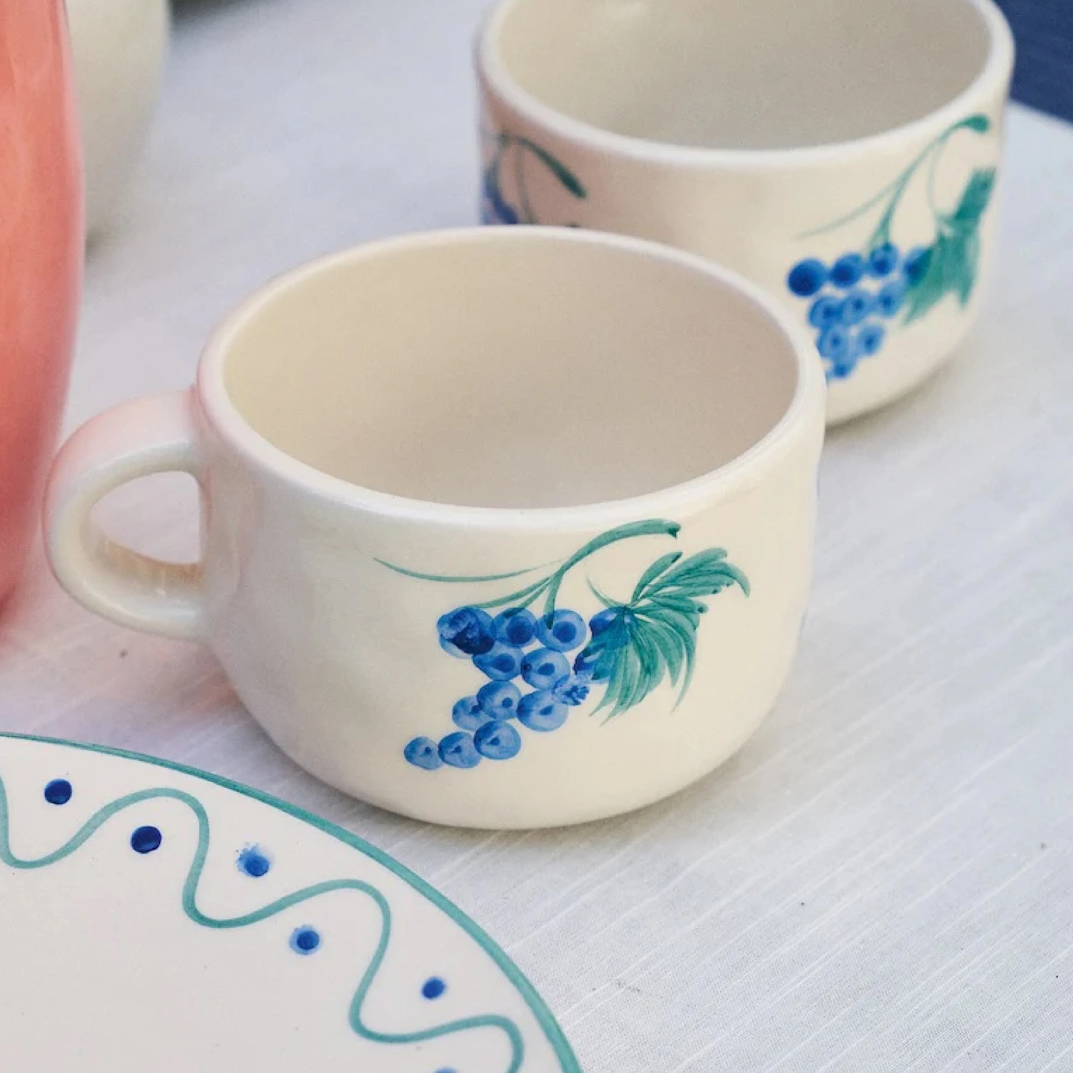 Ceramic Grapevine Cappuccino Mug | 11cm - Image 2