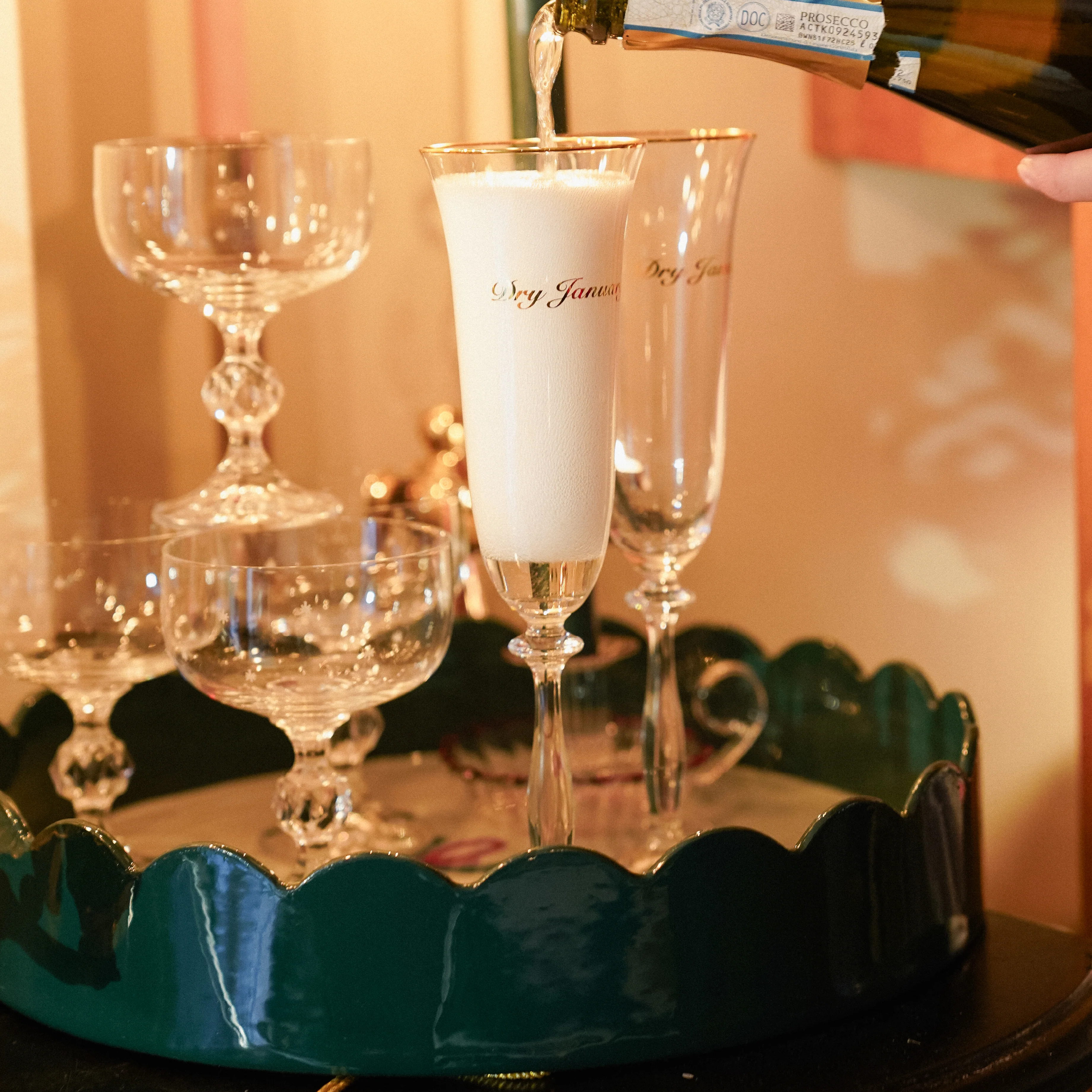Mistletoe Scalloped Serving Tray | Green - Image 3