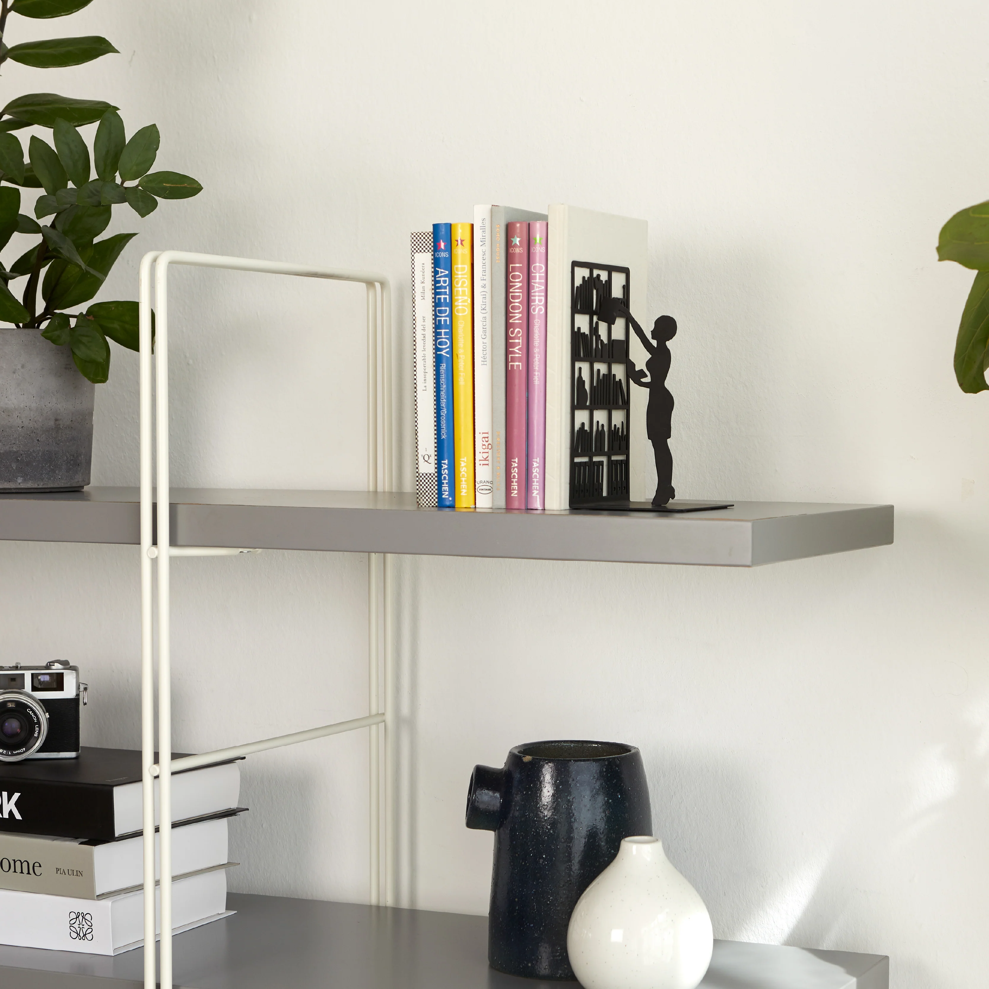 Metal Bookend | Figure by the Bookshelf - Image 2