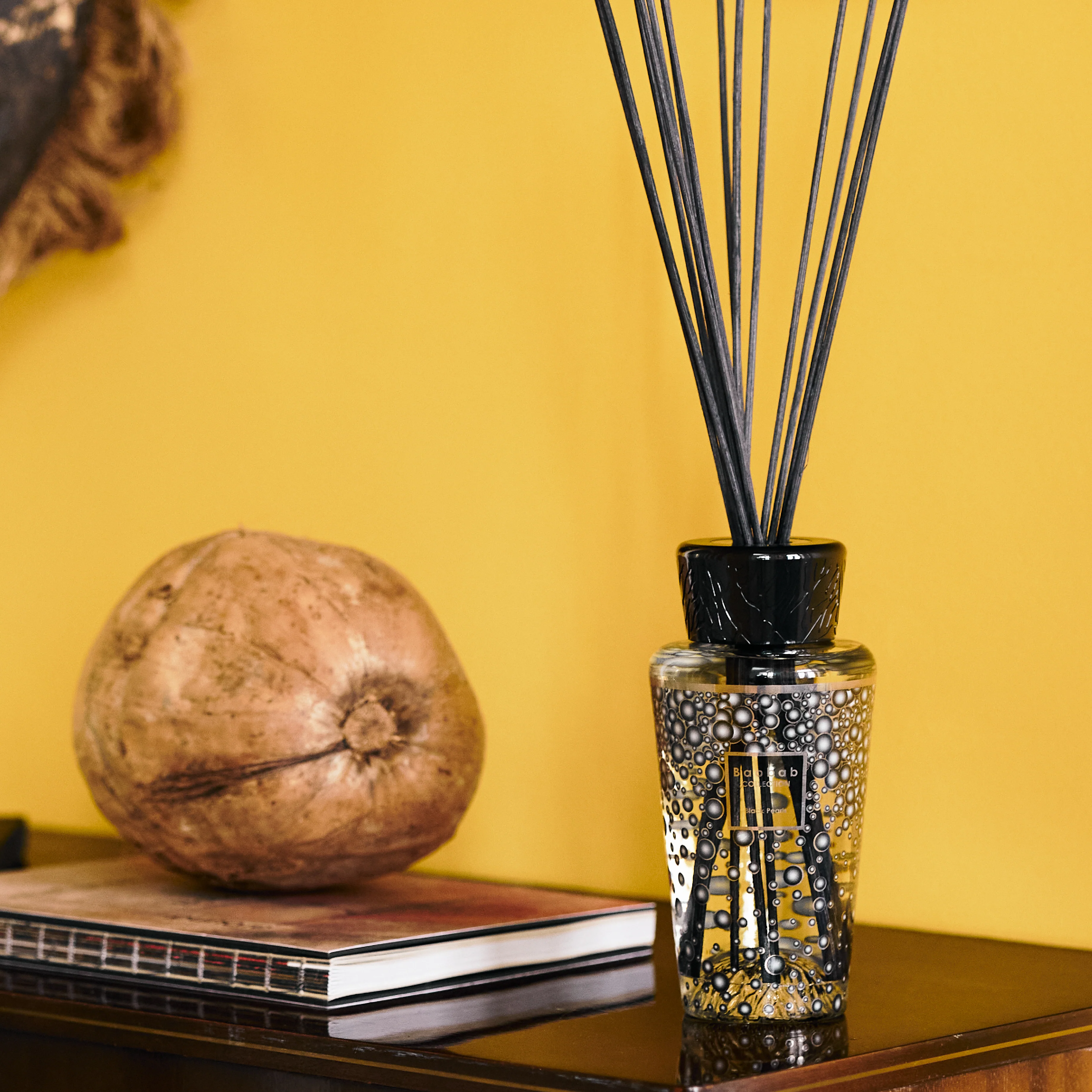 Black Pearls Reed Diffuser | Ginger, Rose & Grapefruit | 500ml - Image 2