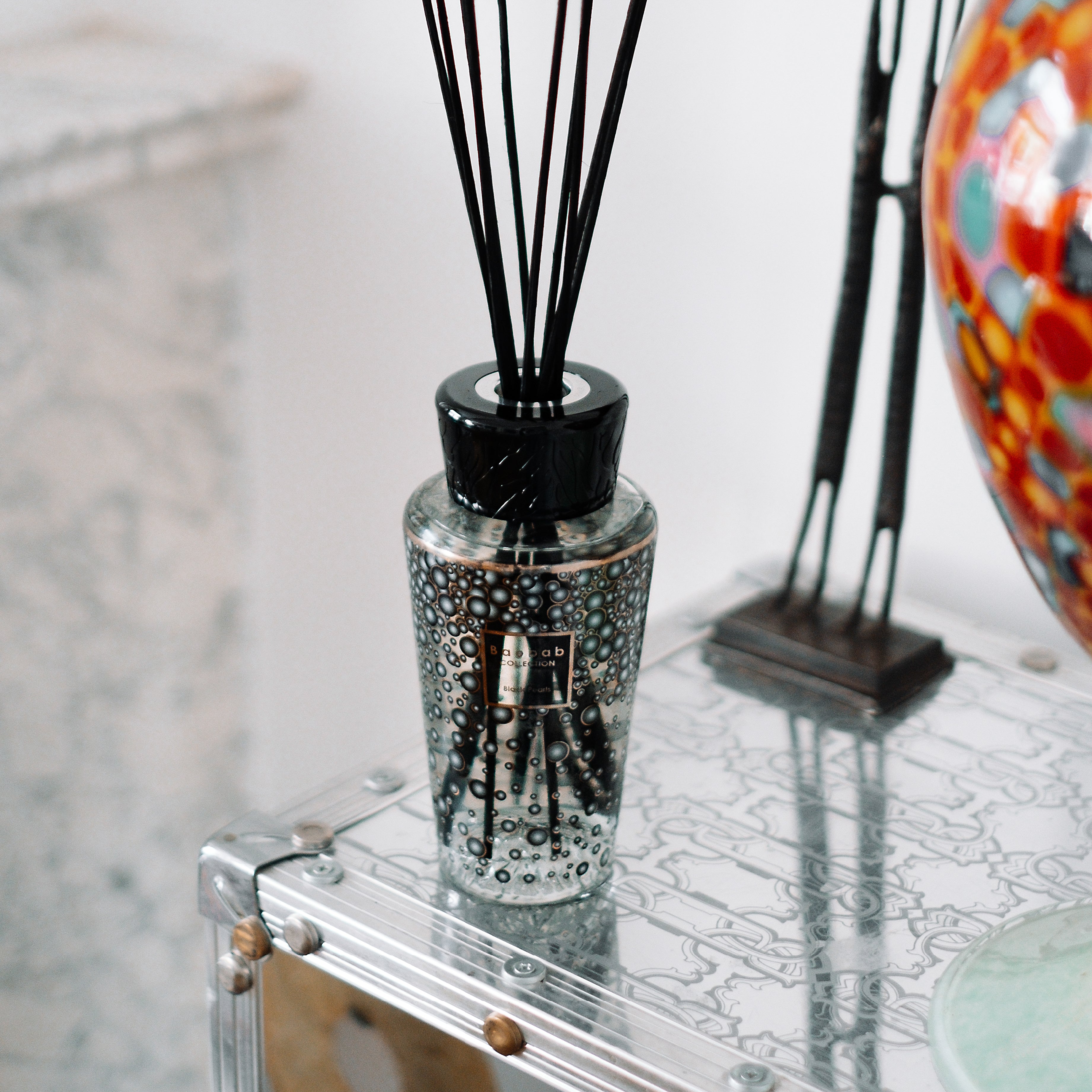 Black Pearls Reed Diffuser | Ginger, Rose & Grapefruit | 500ml - Image 3