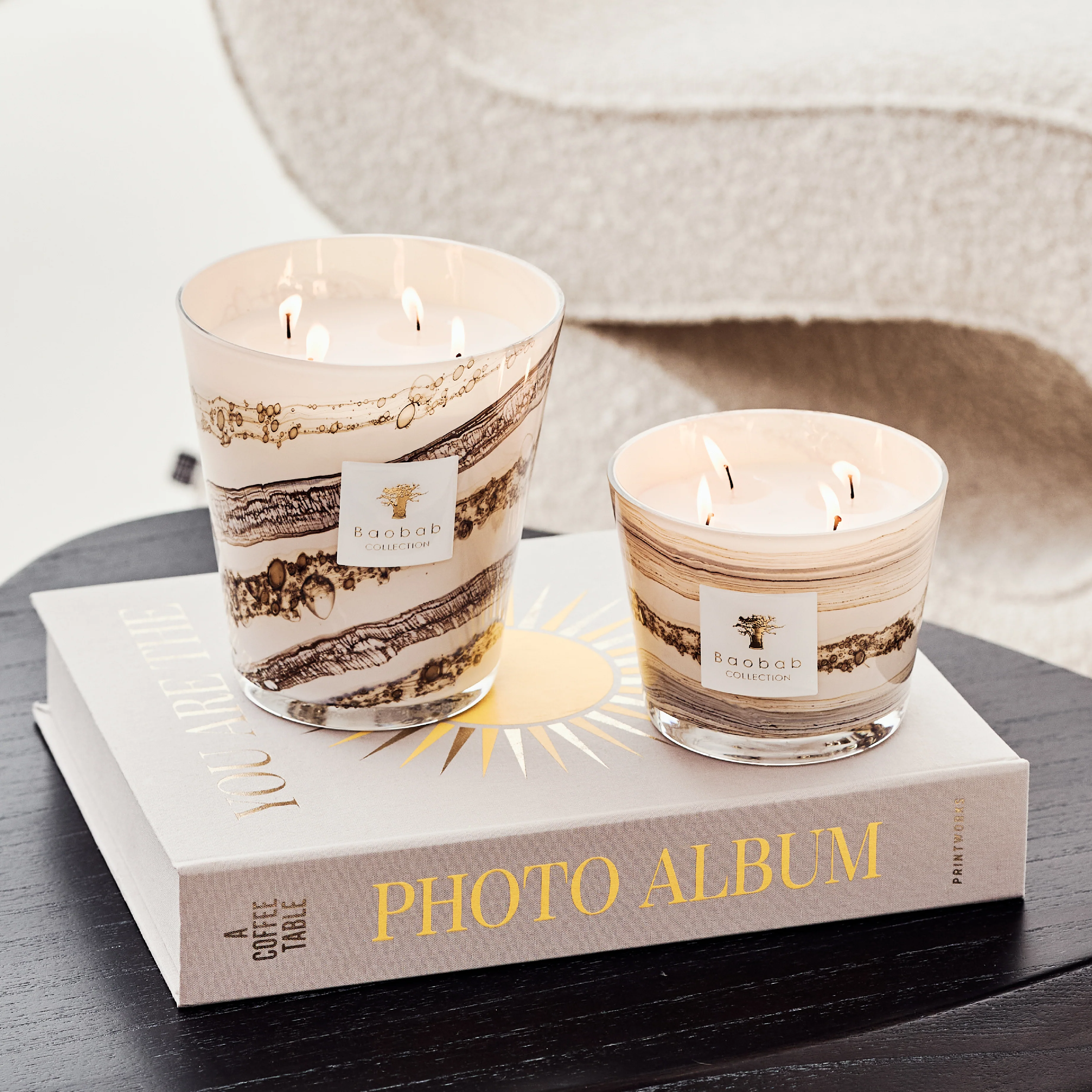 Sand Siloli Scented Candle | Cedarwood, Tonka Bean, Green Lemon | Max 16 - Image 4