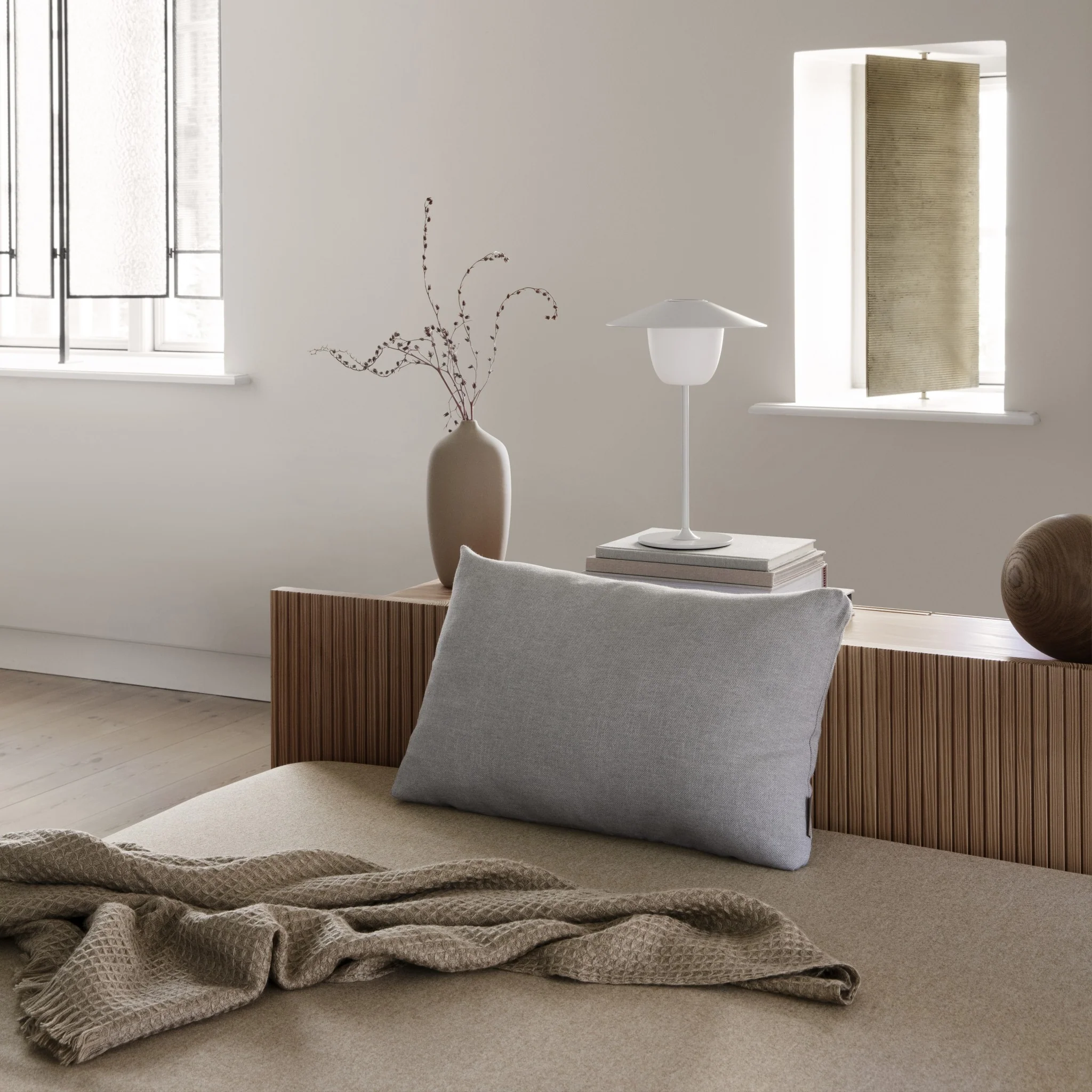 Ani Mobile LED Lamp | White - Image 4