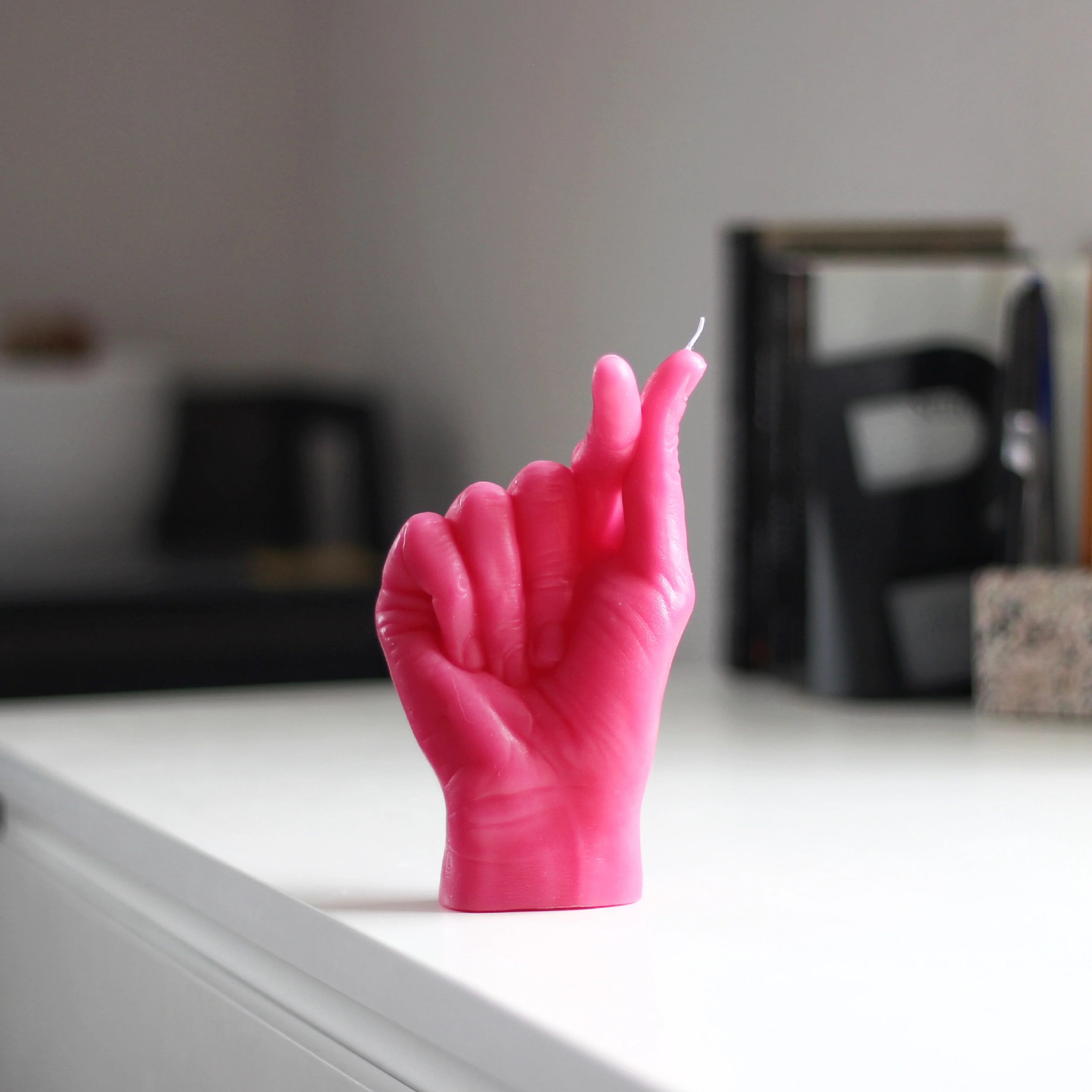 'Love' Candle | Pink - Image 2