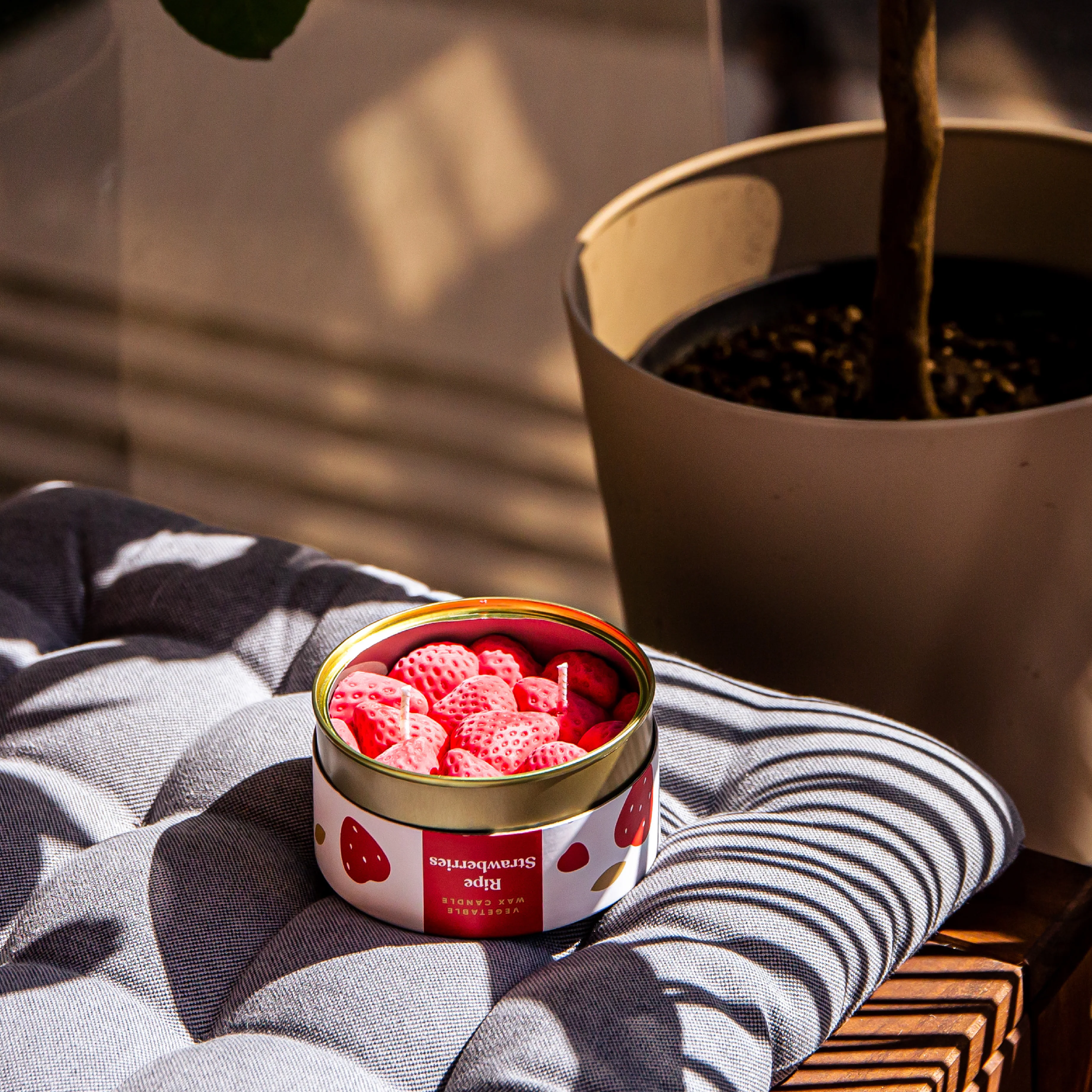 Ripe Strawberries CandleCan | Strawberry Scented - Image 5