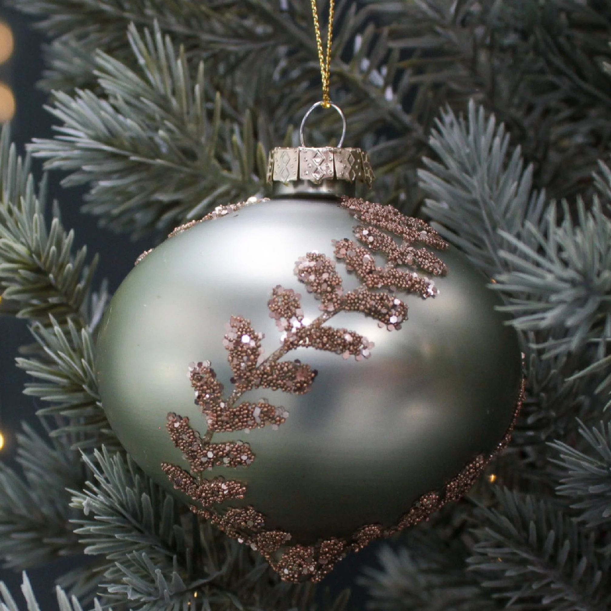 Onion Laurel Leaf Christmas Tree Bauble | Sage & Gold - Image 2