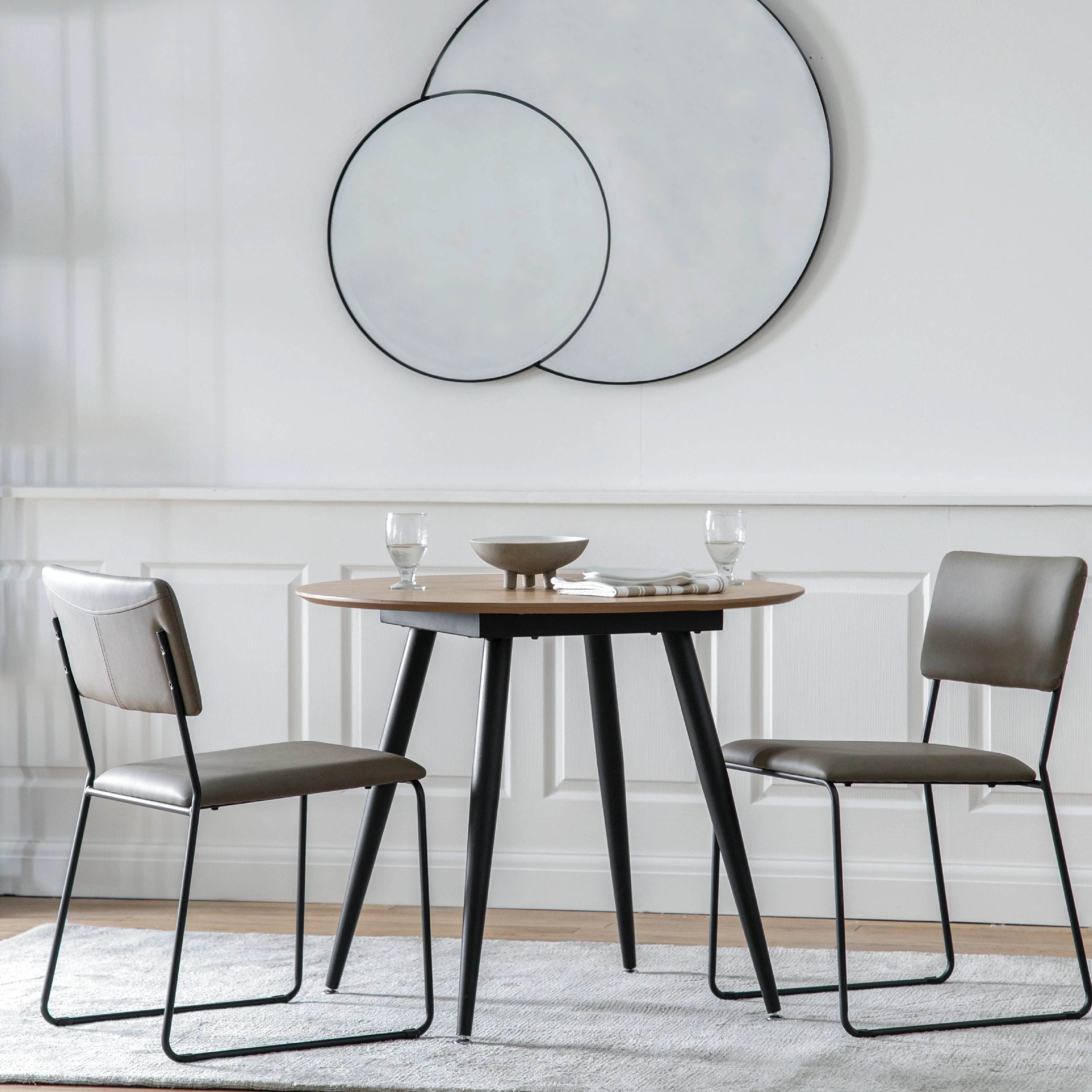 Astley Round Dining Table | Oak