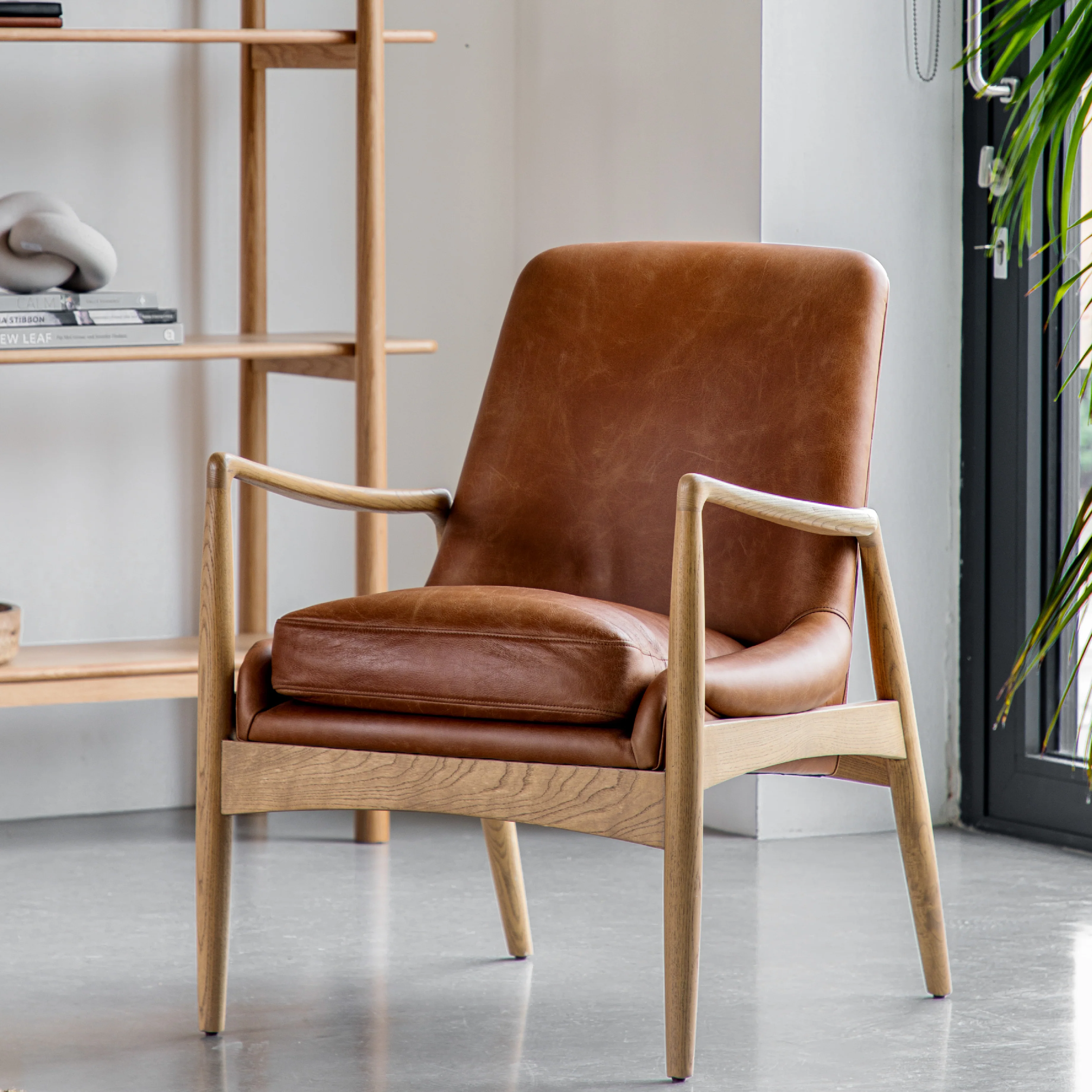 Carrera Leather Mid-Century Modern Armchair | Brown