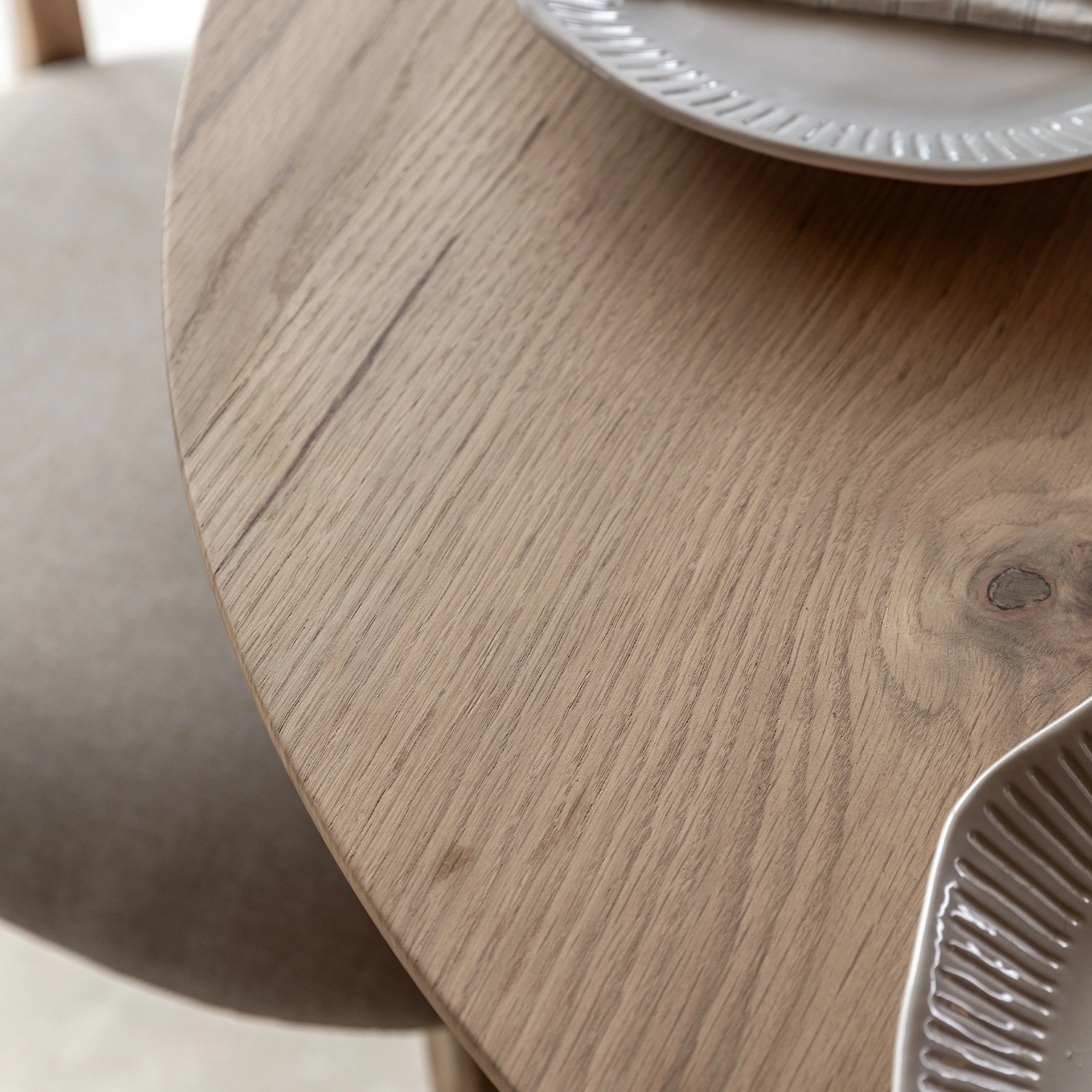 Hatfield Round Dining Table | Natural Oak - Image 2