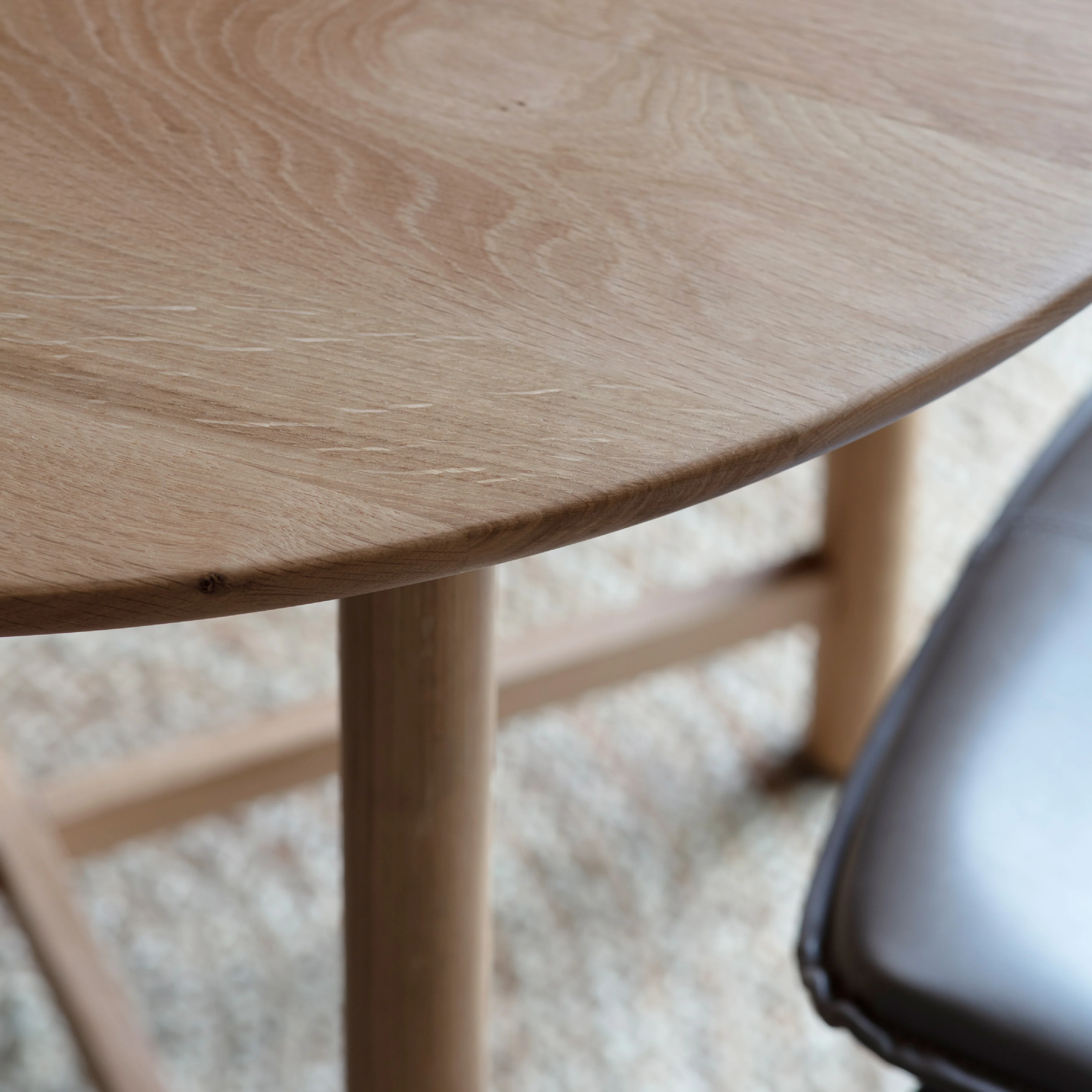 Kingham Oak Round Dining Table | Natural - Image 2