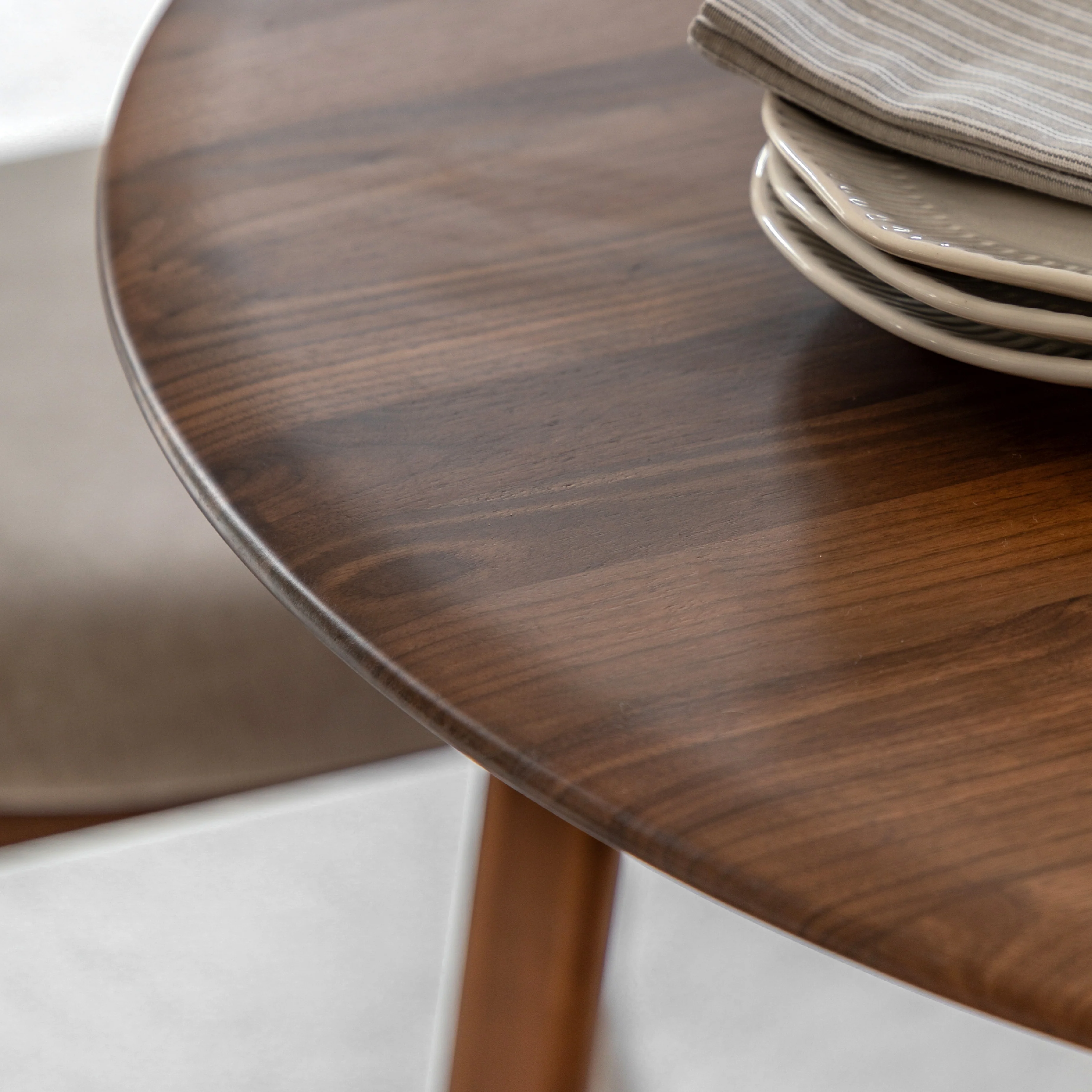 Madrid Round Mid-Century Scandi Dining Table | Walnut - Image 2