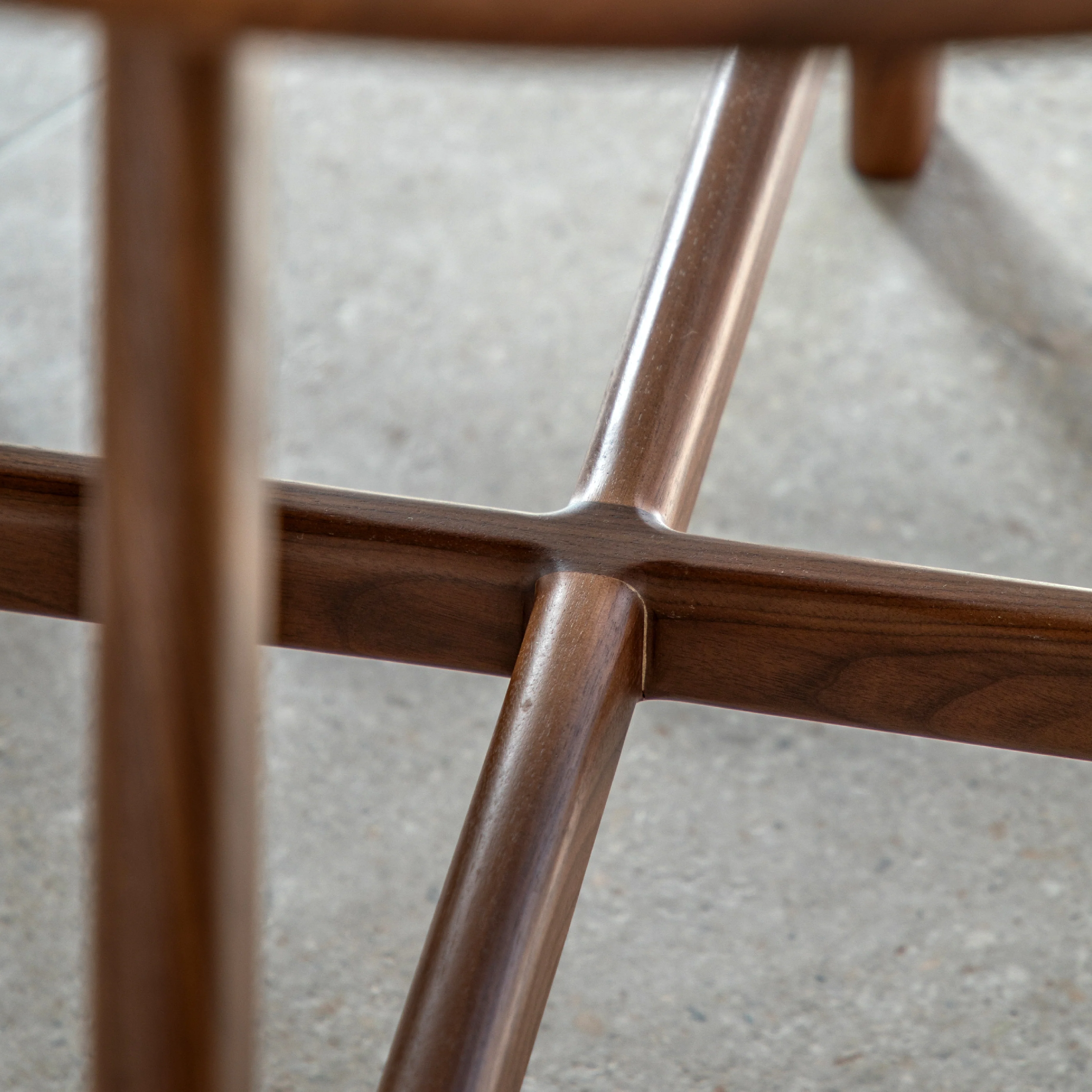 Madrid Round Mid-Century Scandi Dining Table | Walnut - Image 4