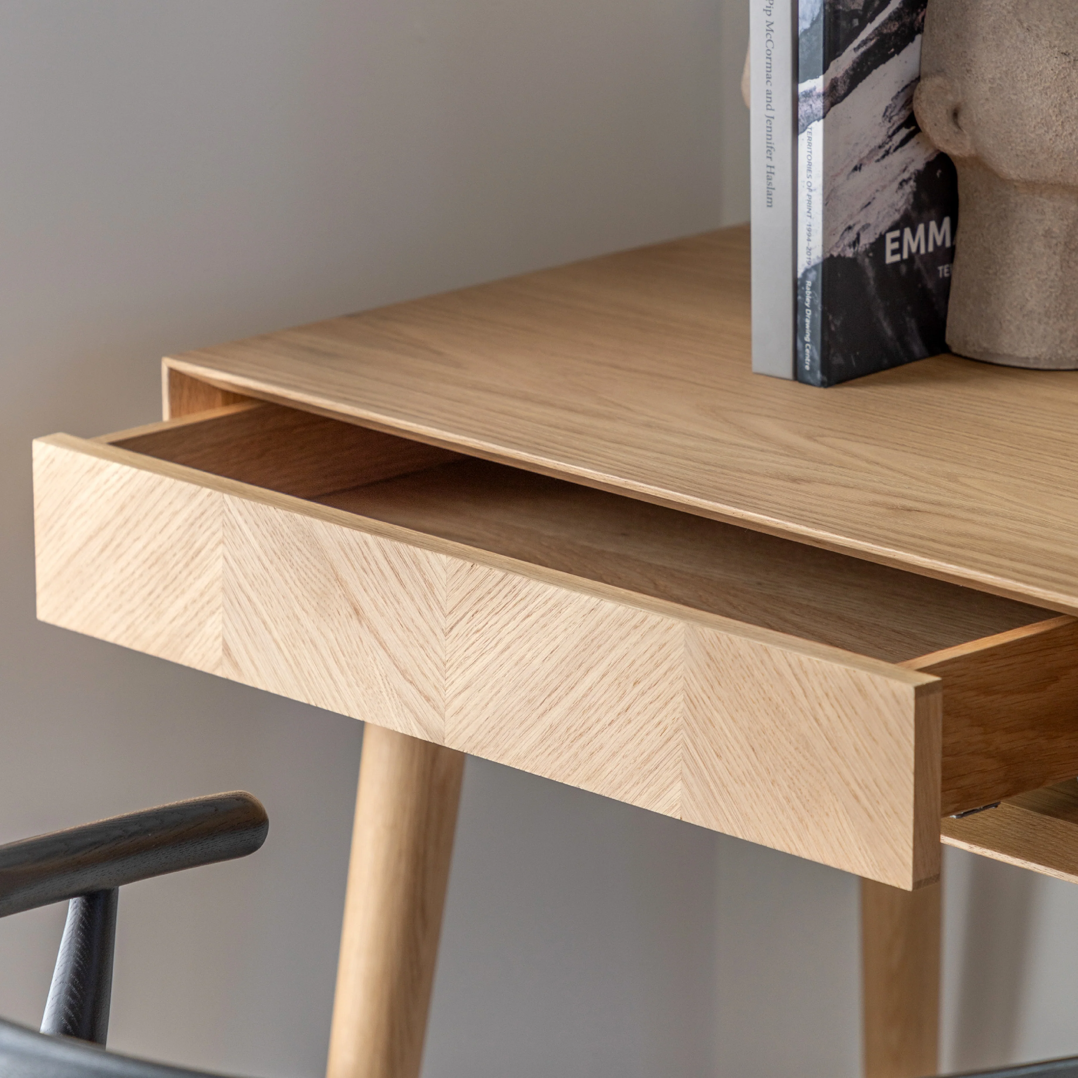 Milano Chevron 1 Drawer Desk | Oak - Image 5