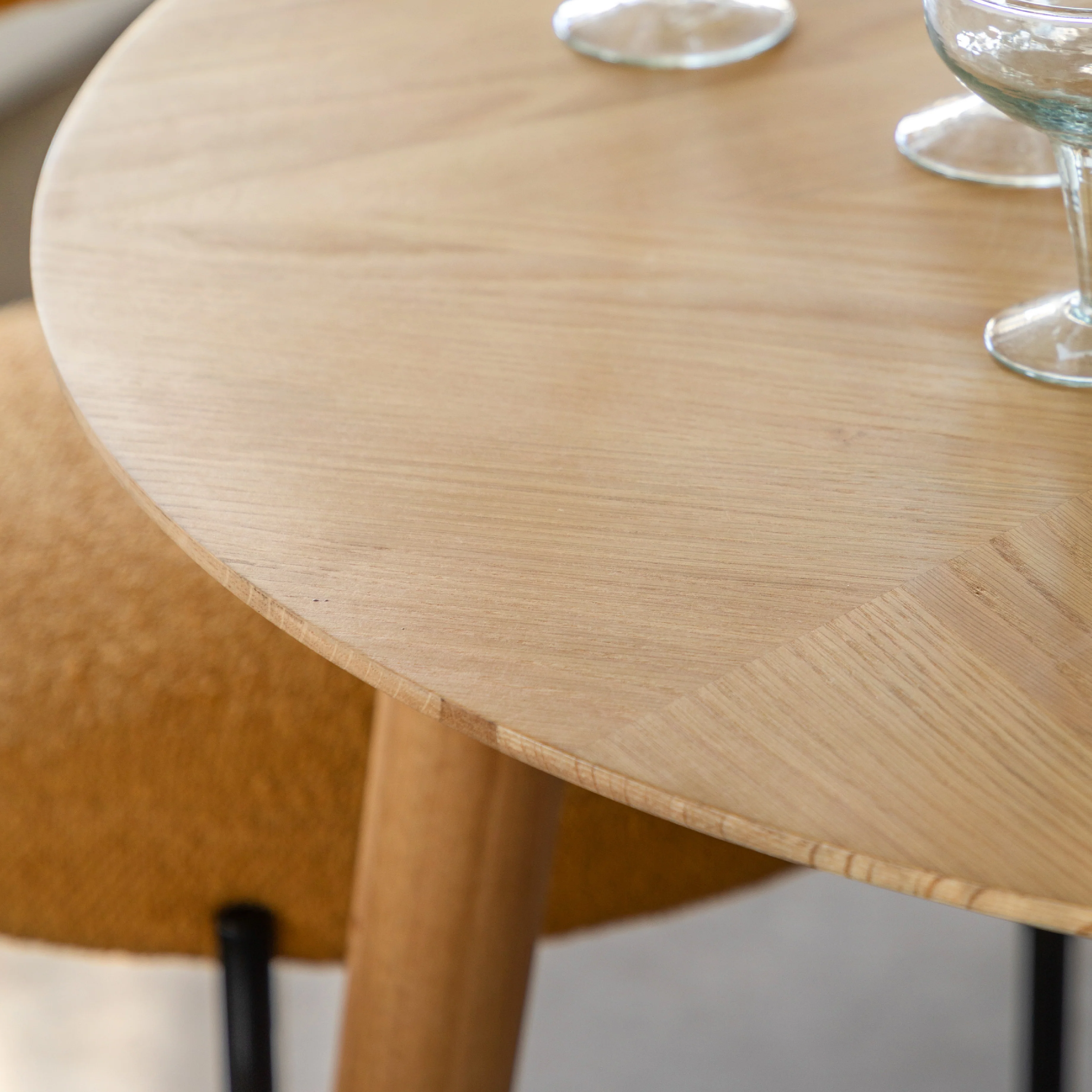 Milano Chevron Round Dining Table | Oak - Image 2