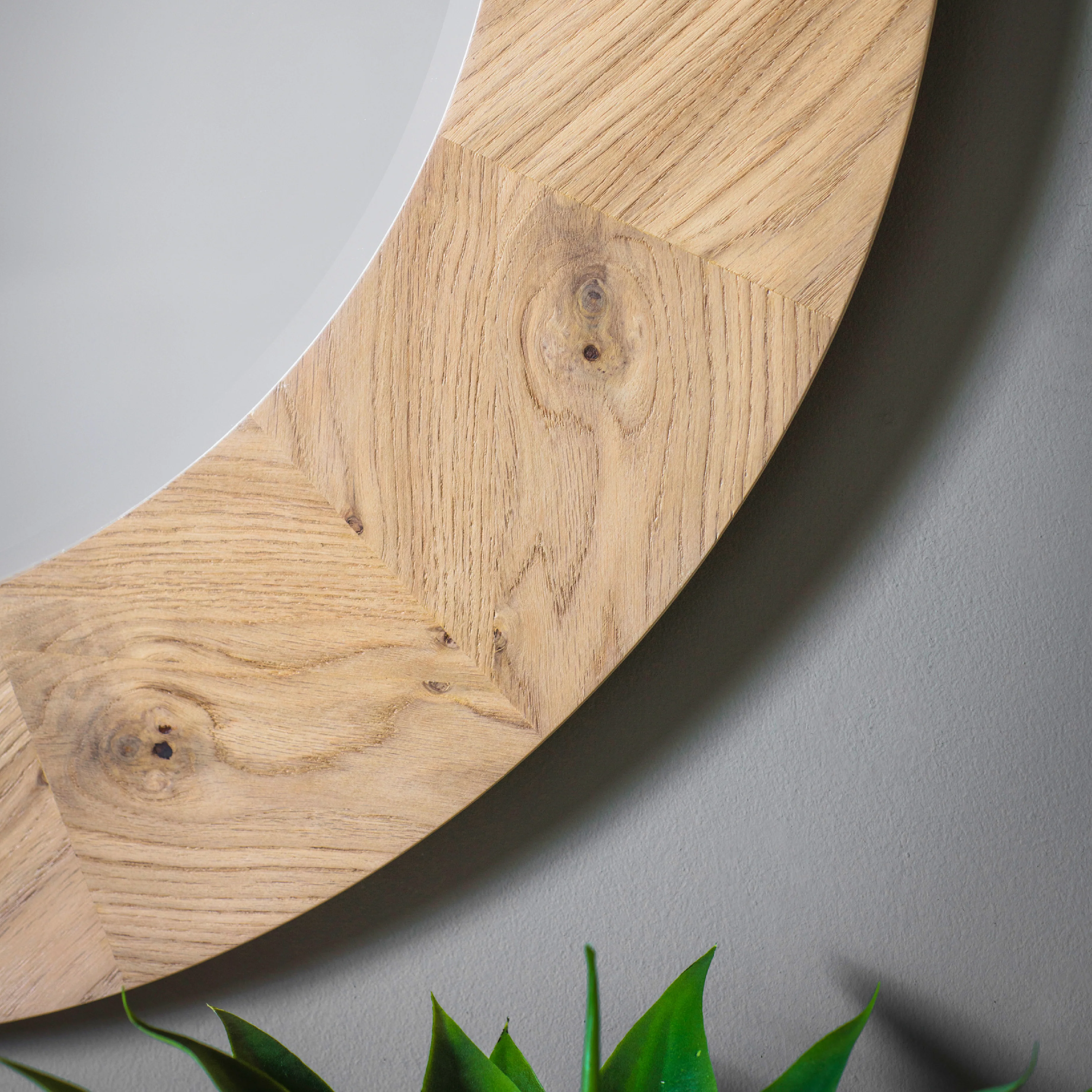 Milano Chevron Round Mirror | Oak - Image 2
