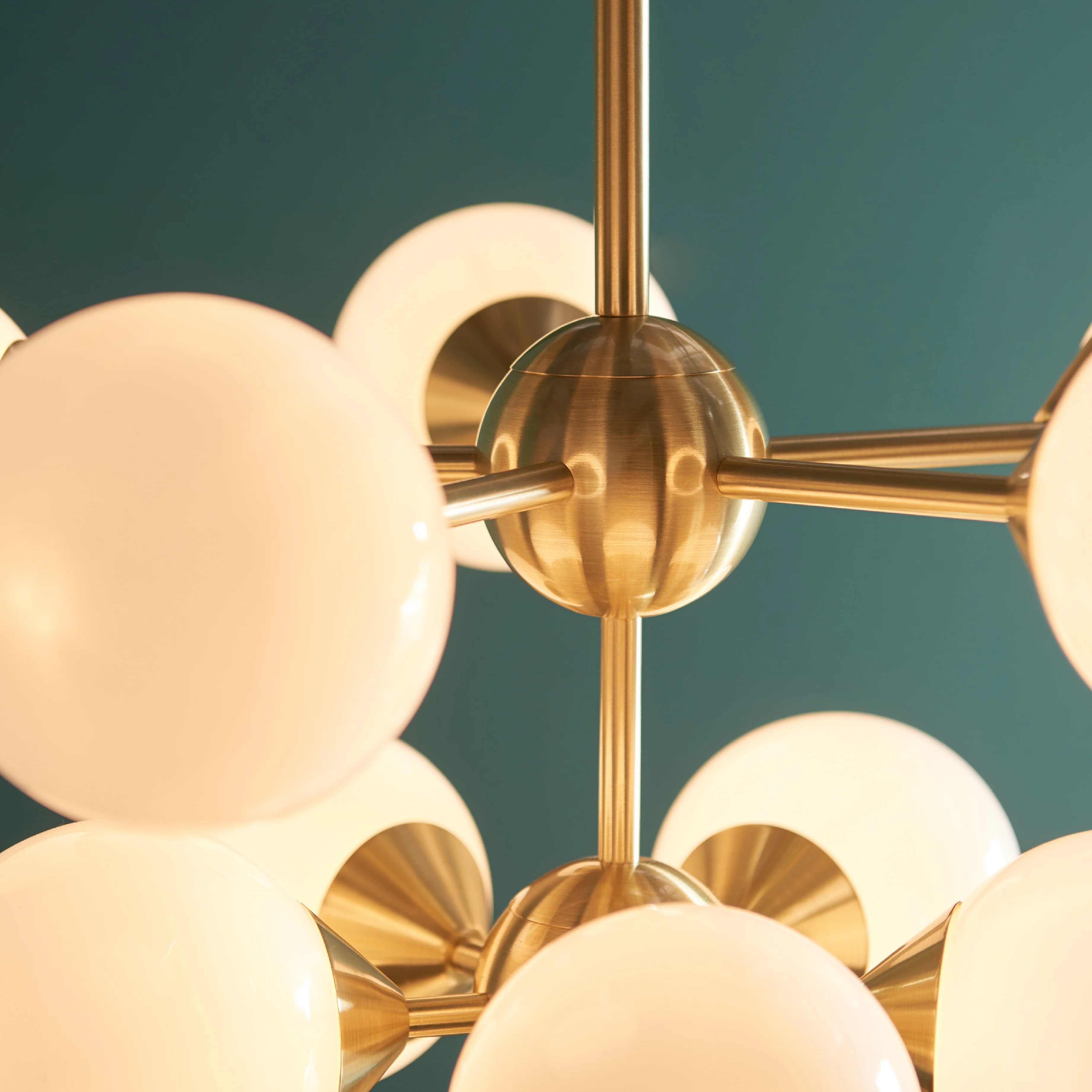 Oscar 11 Bulb Pendant Light | Brushed Gold/Gloss White - Image 2
