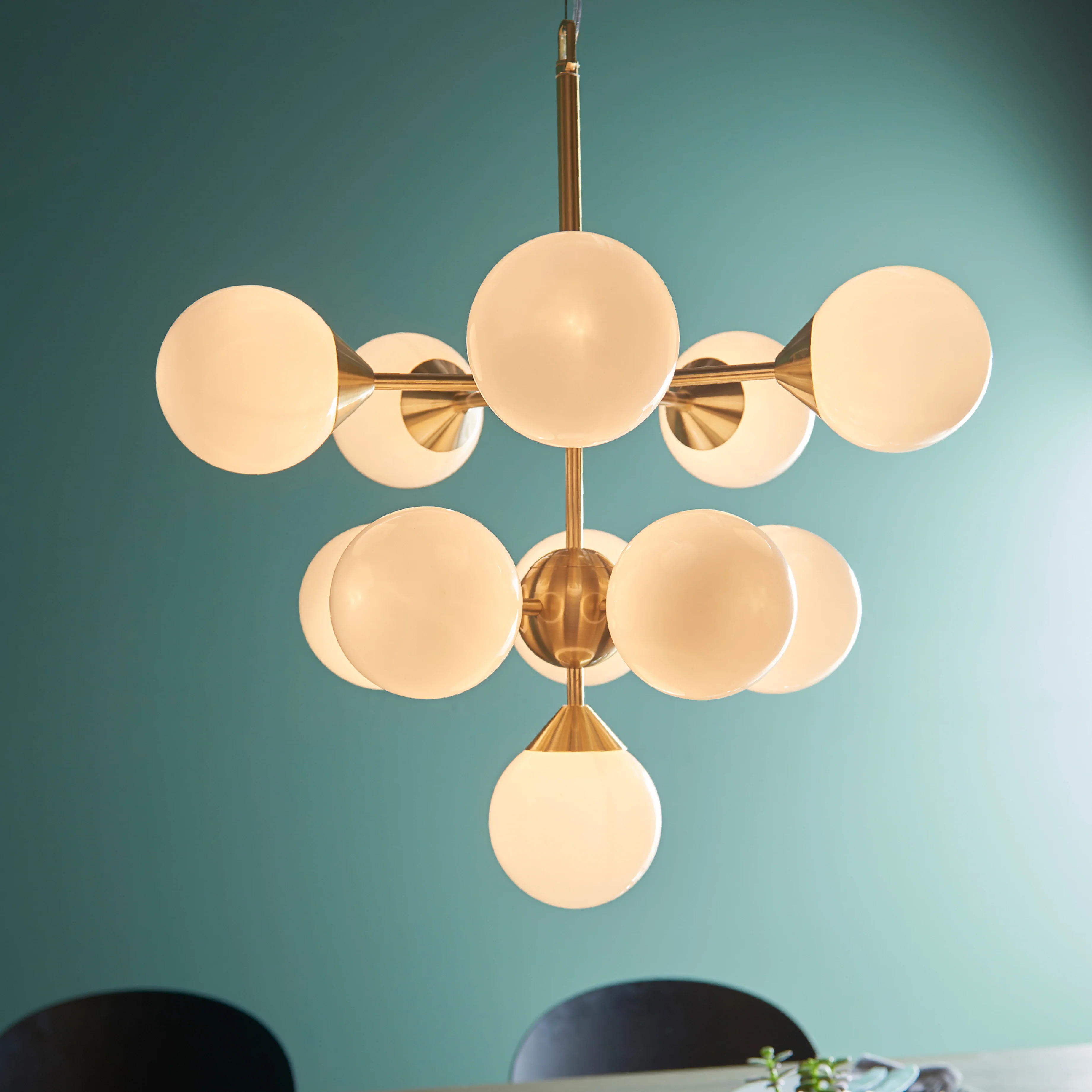 Oscar 11 Bulb Pendant Light | Brushed Gold/Gloss White - Image 5
