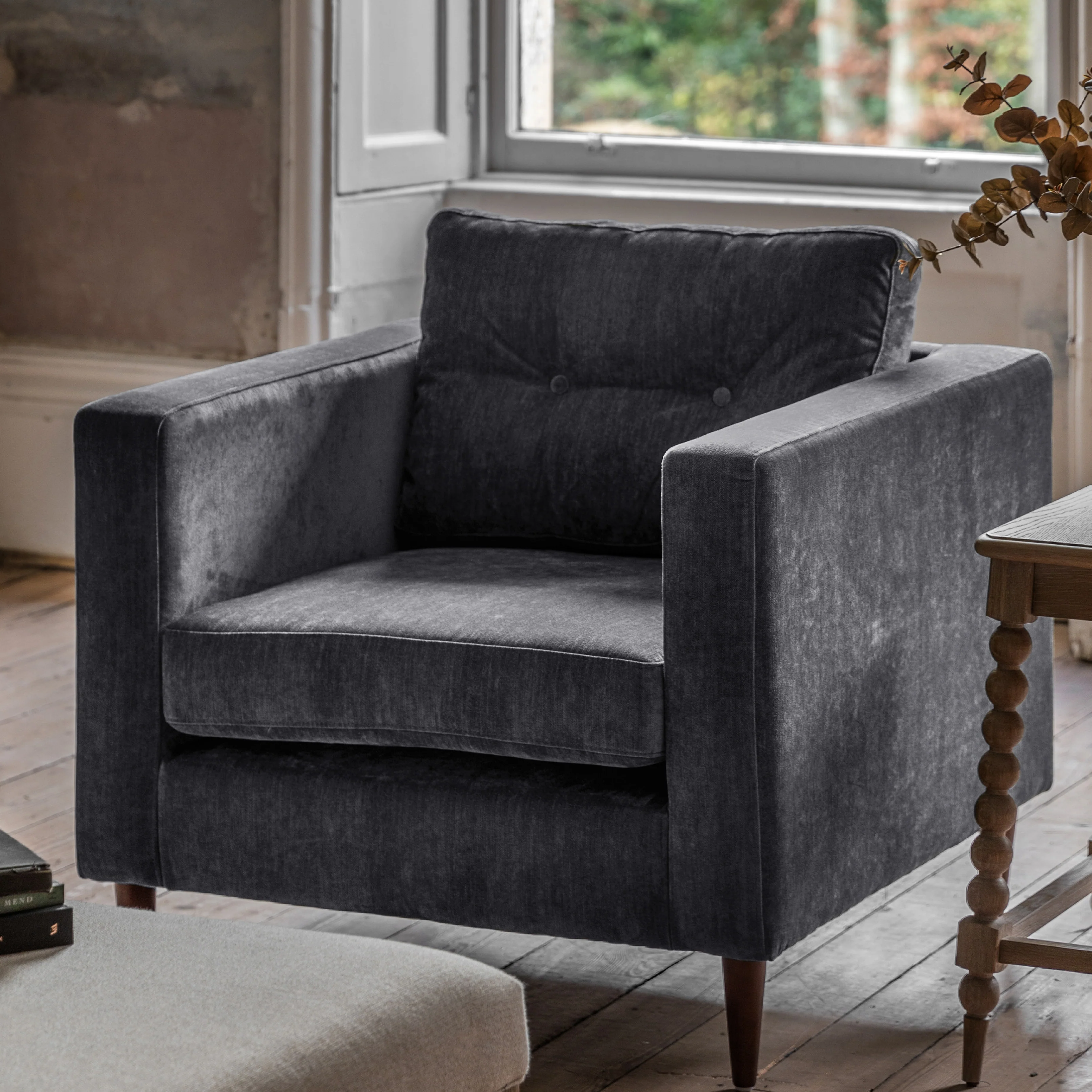 Whitwell Button Armchair | Charcoal