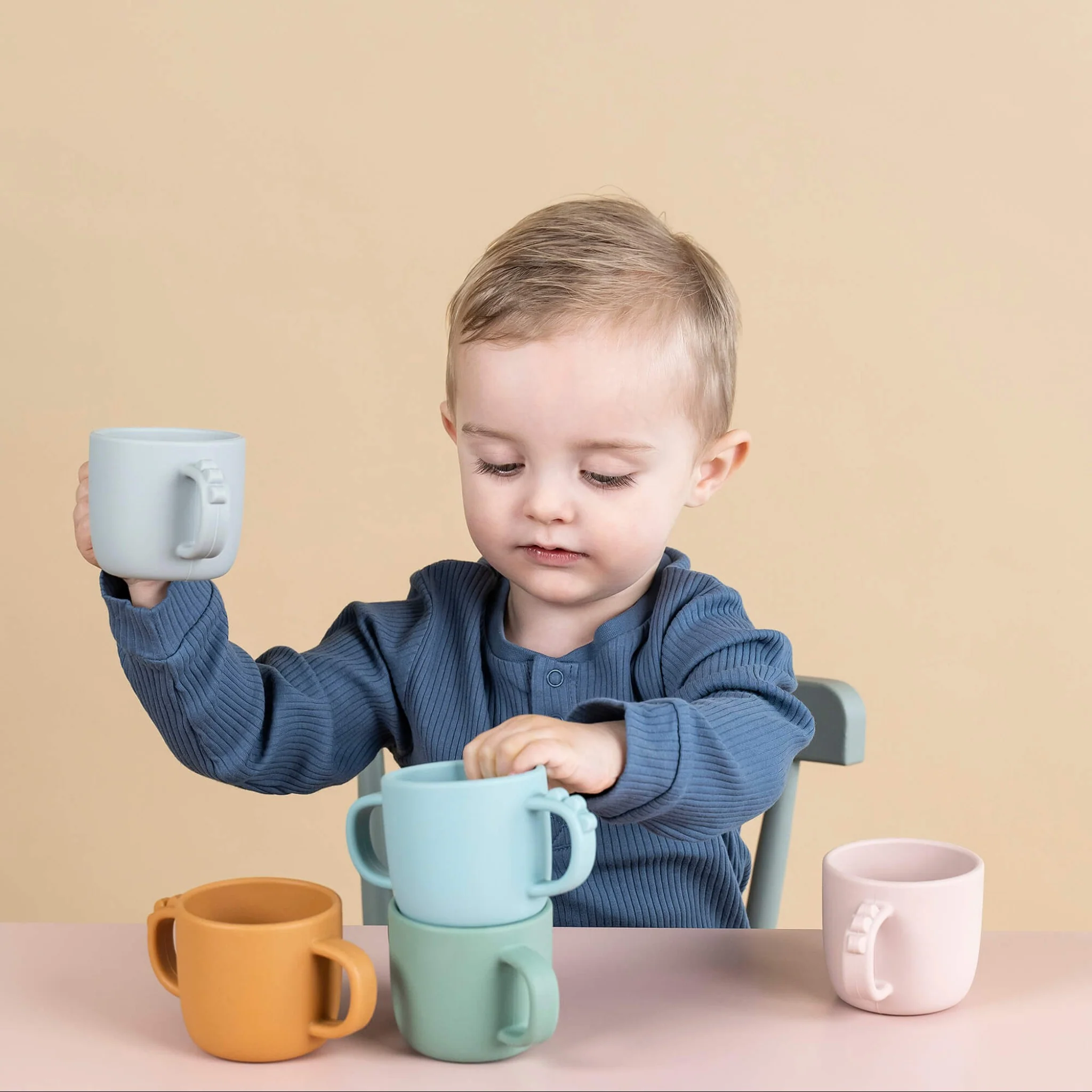2 Handle Peekaboo Cup | Croco | Mustard - Image 2