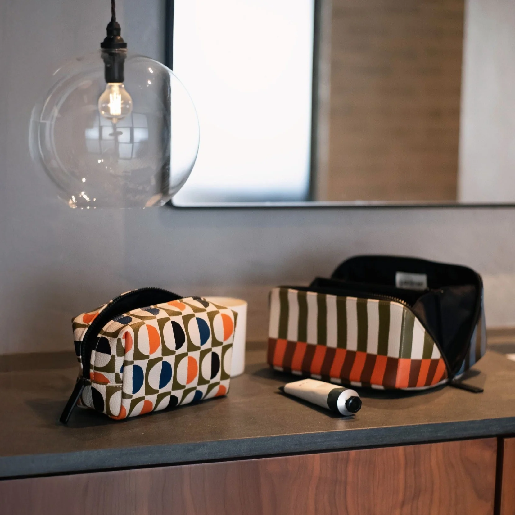 Men's Vegan Leather Flat Lay Wash Bag | Retro Stripe | Large - Image 2