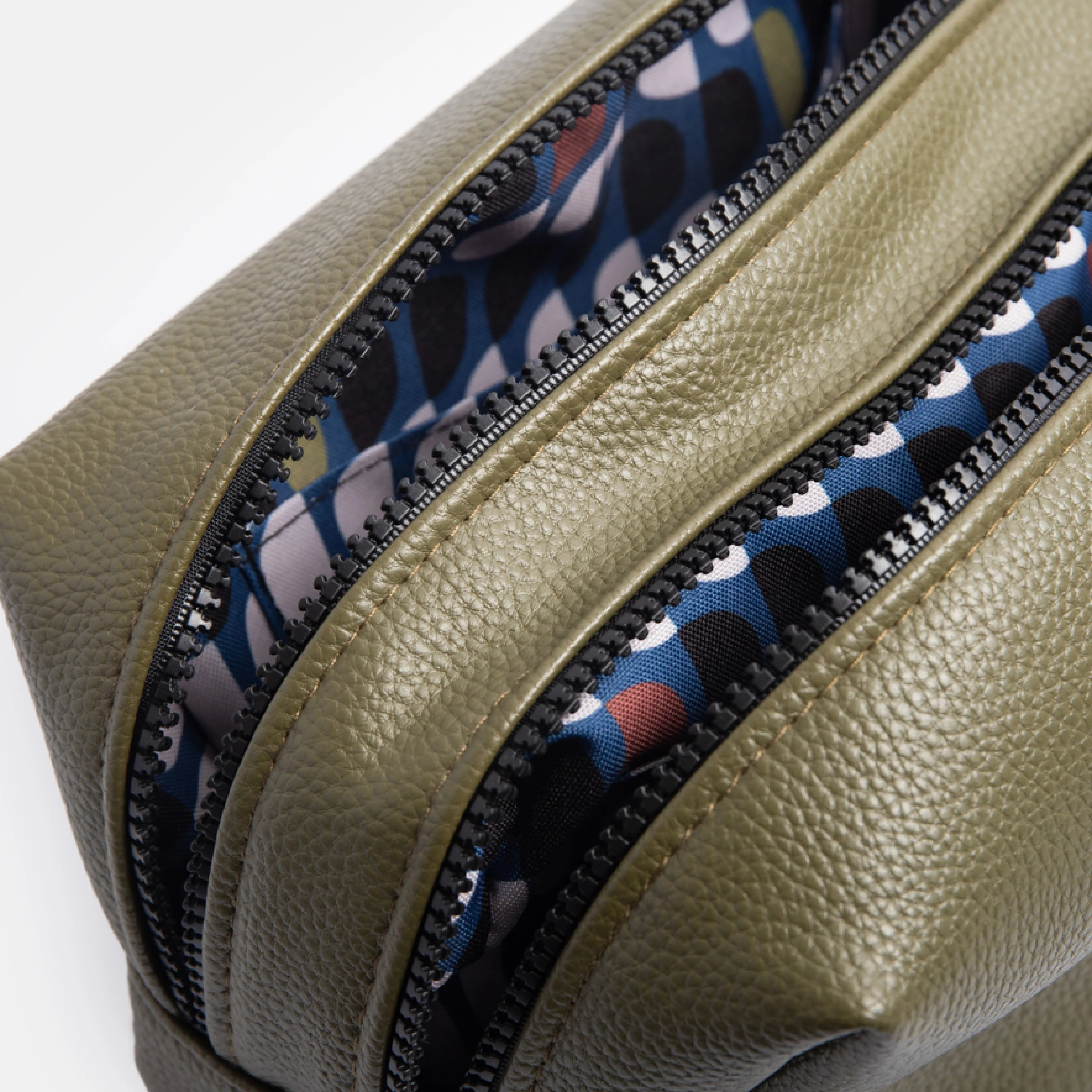 Men's Vegan Leather Travel Wash Bag | Green | Large - Image 3