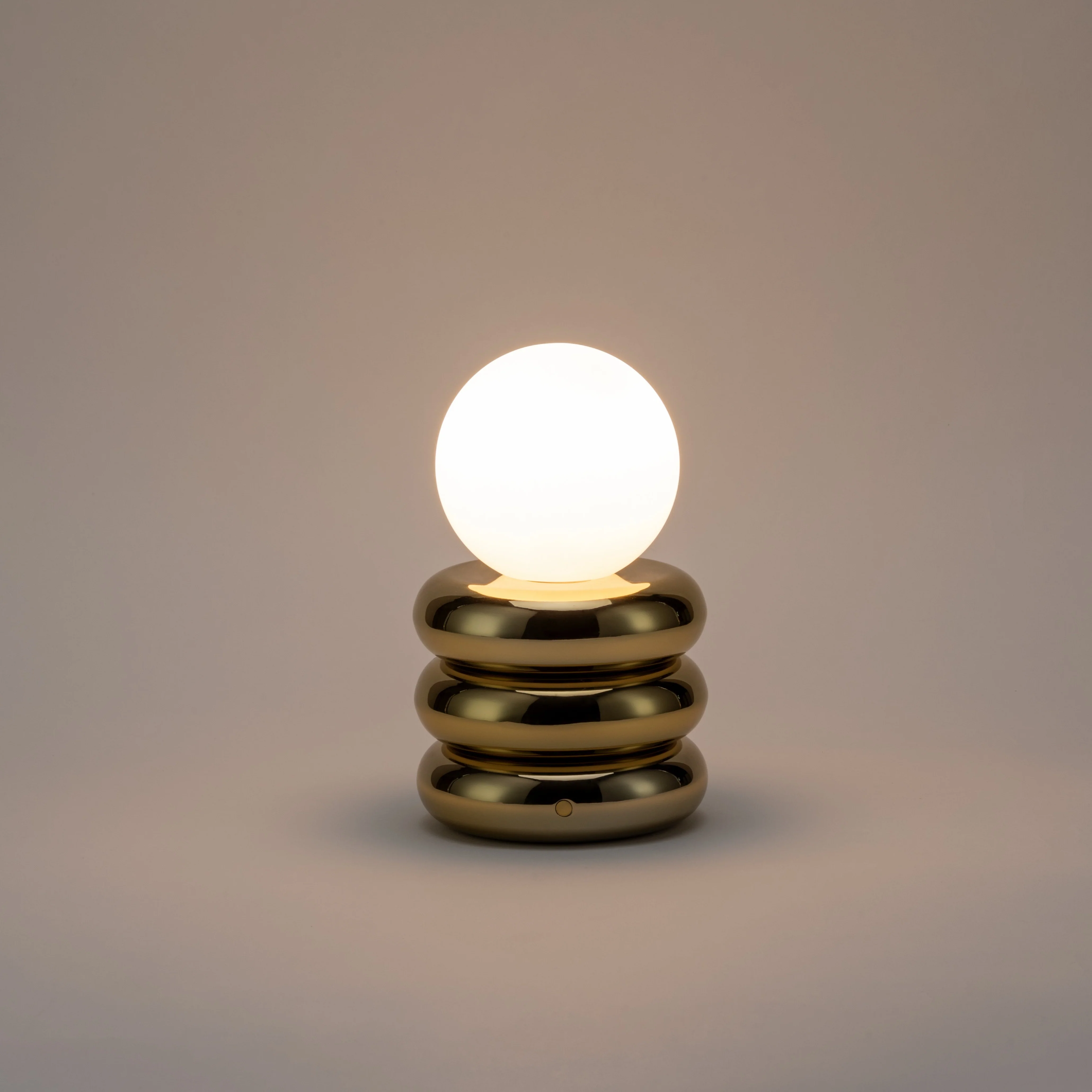 Glow Worm Cordless Table Lamp | Brass - Image 5