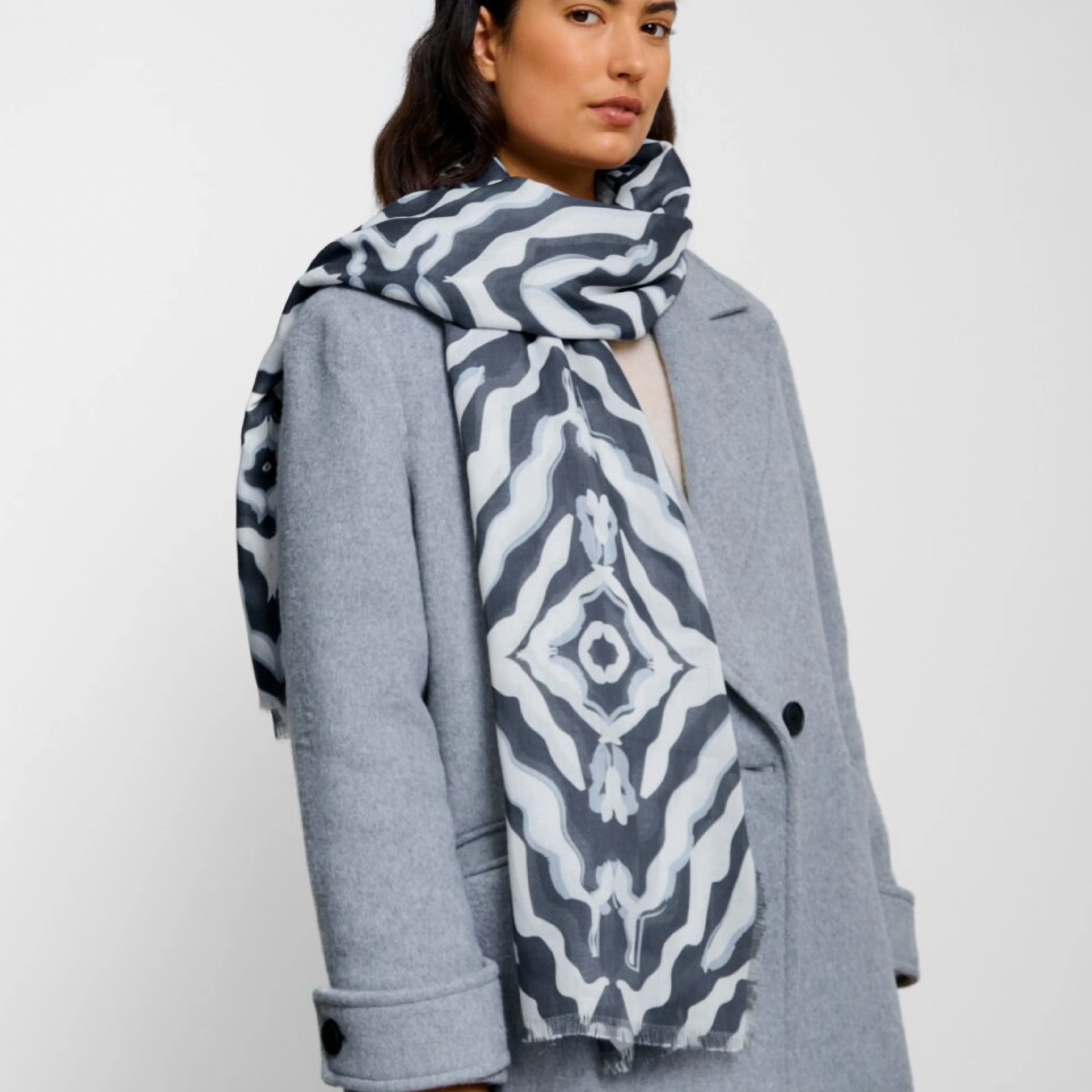 Kaleidoscope Print Scarf | Navy/White