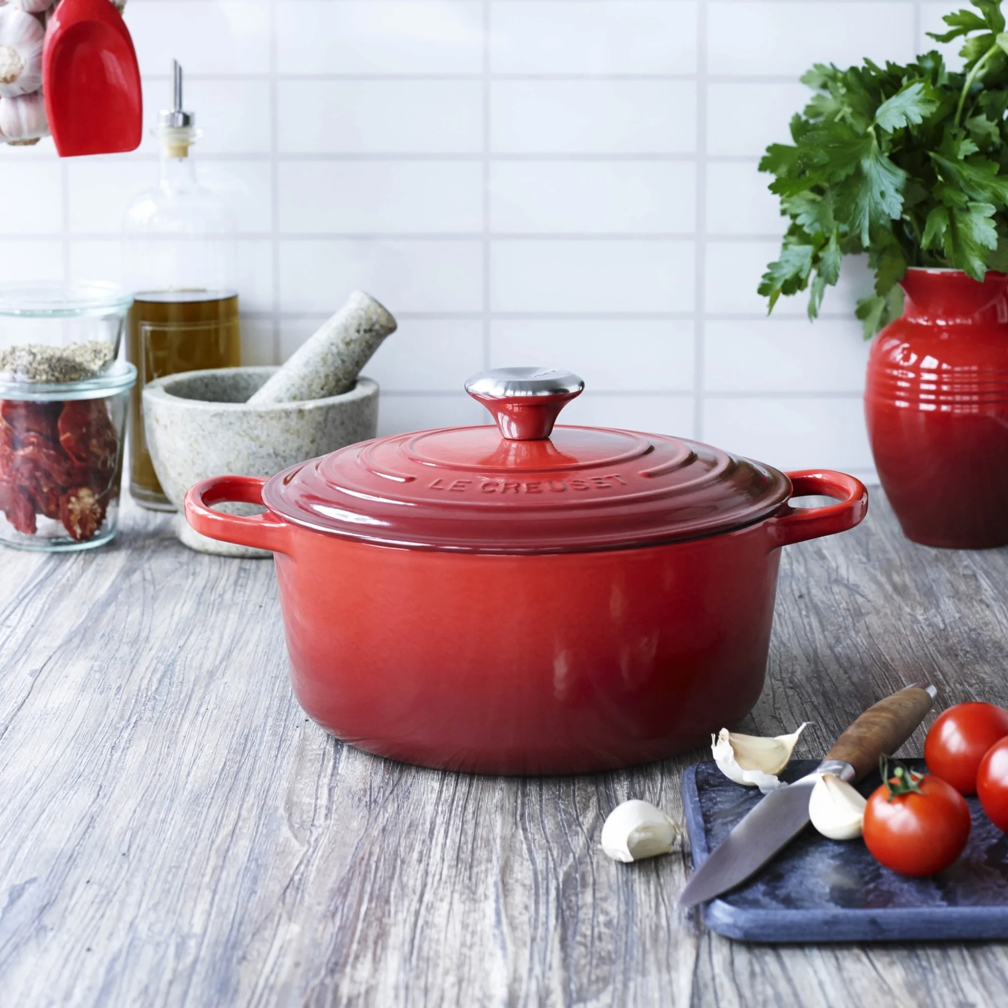 Round Cast Iron Casserole Dish | Cerise | 20cm - Image 2