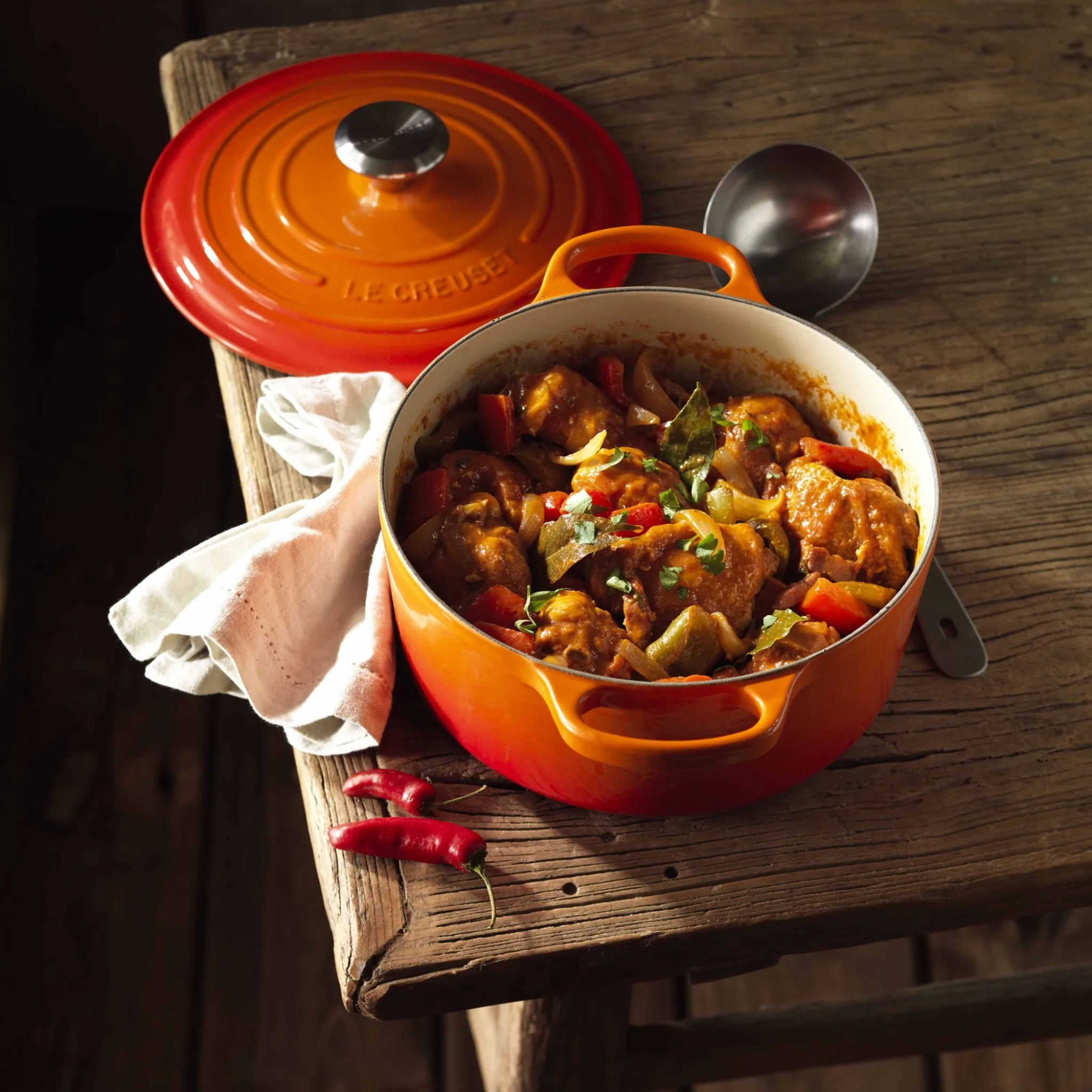 Round Cast Iron Casserole Dish | Volcanic | 22cm - Image 4