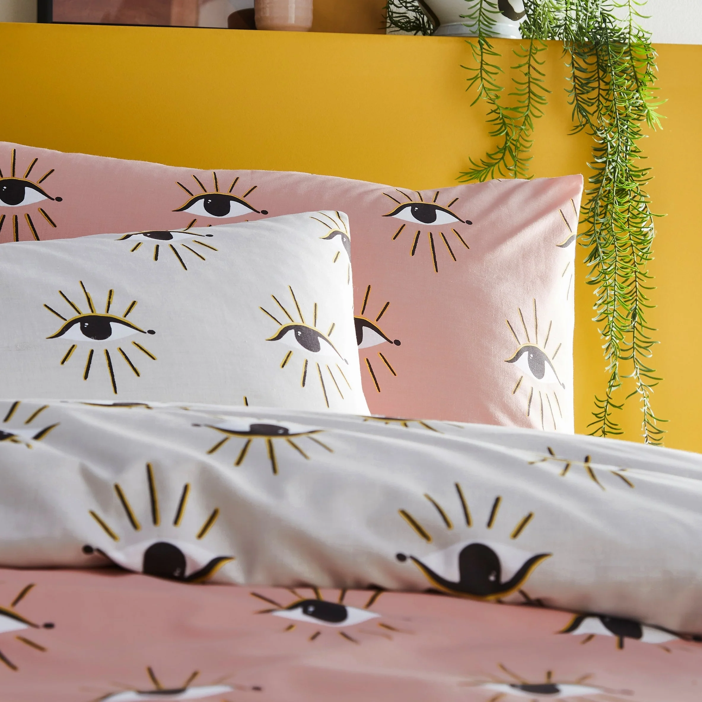 Abstract Eye Duvet Cover Set | Blush - Image 2