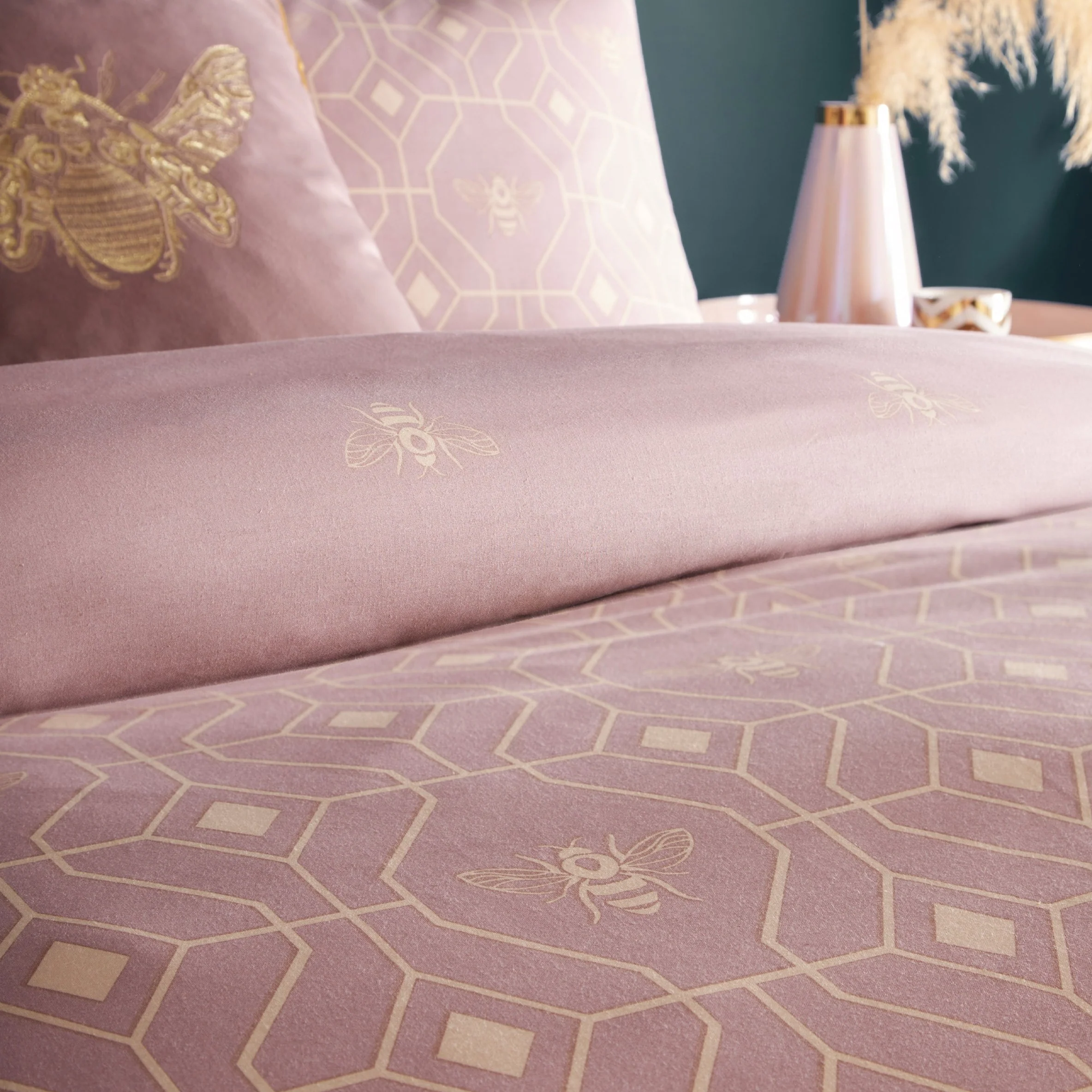 Geometric Bee Duvet Cover Set | Blush - Image 4