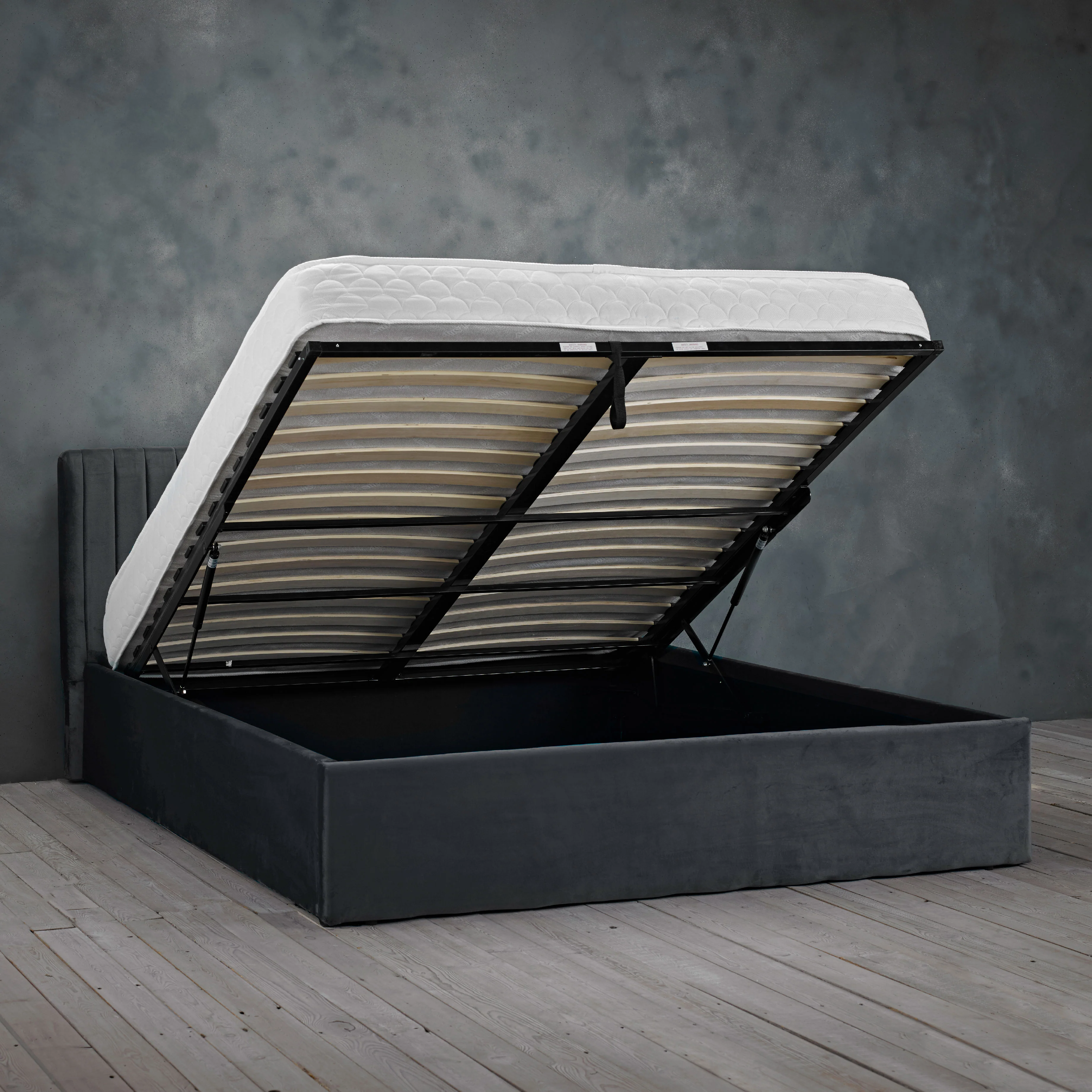 Berlin Bed | Silver - Image 3