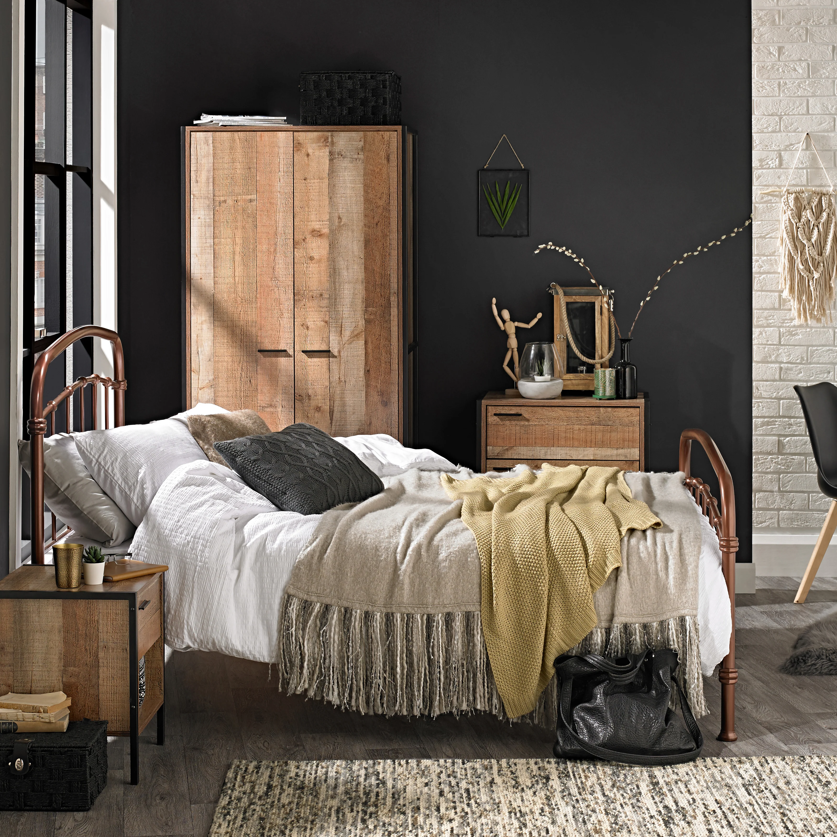 Hoxton 3 Drawer Chest | Distressed Oak - Image 4