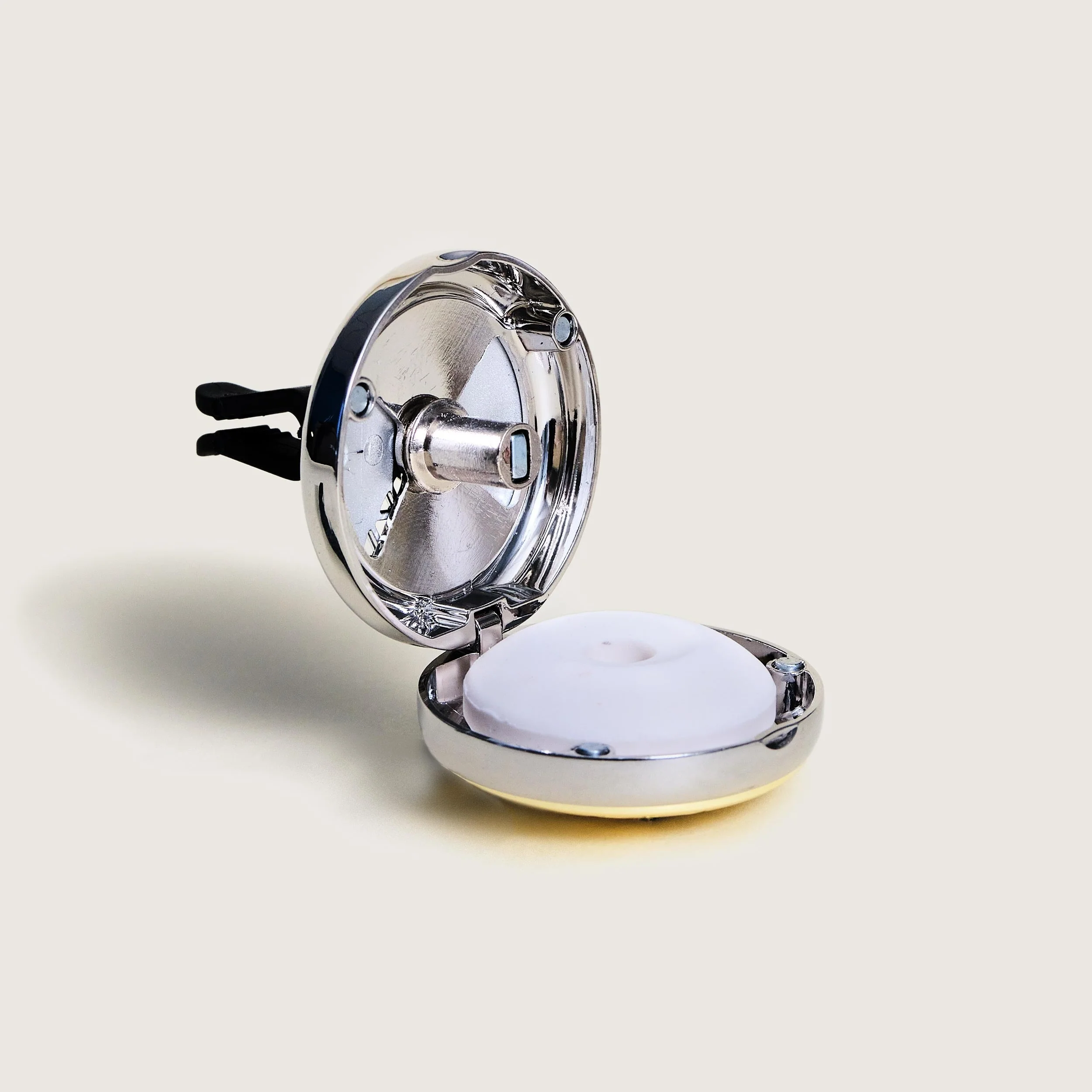 Pomelis Car Diffuser | Vanilla Magnificence | Gold - Image 3