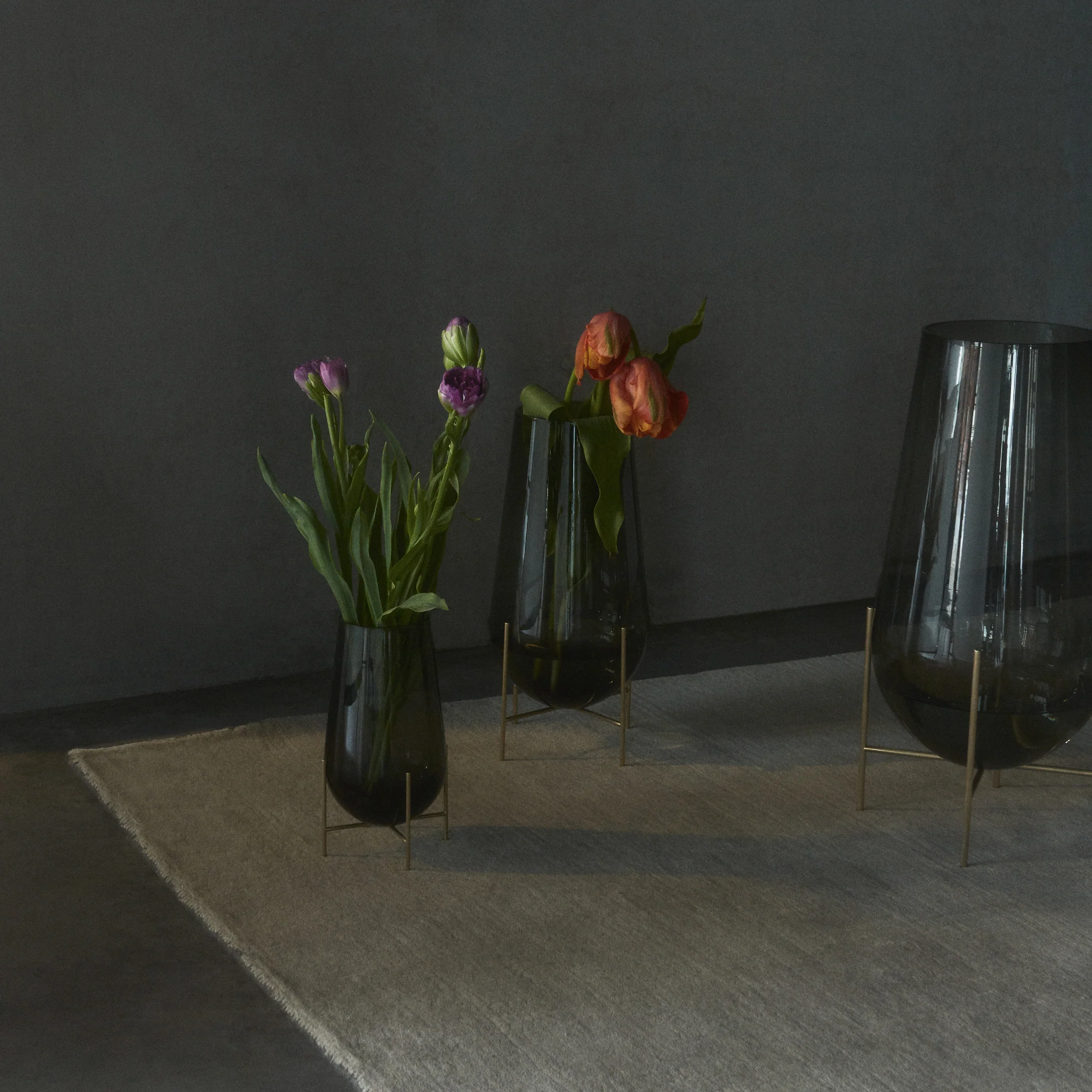 Échasse Hurricane Vase | Green Smoked Glass | Medium - Image 3