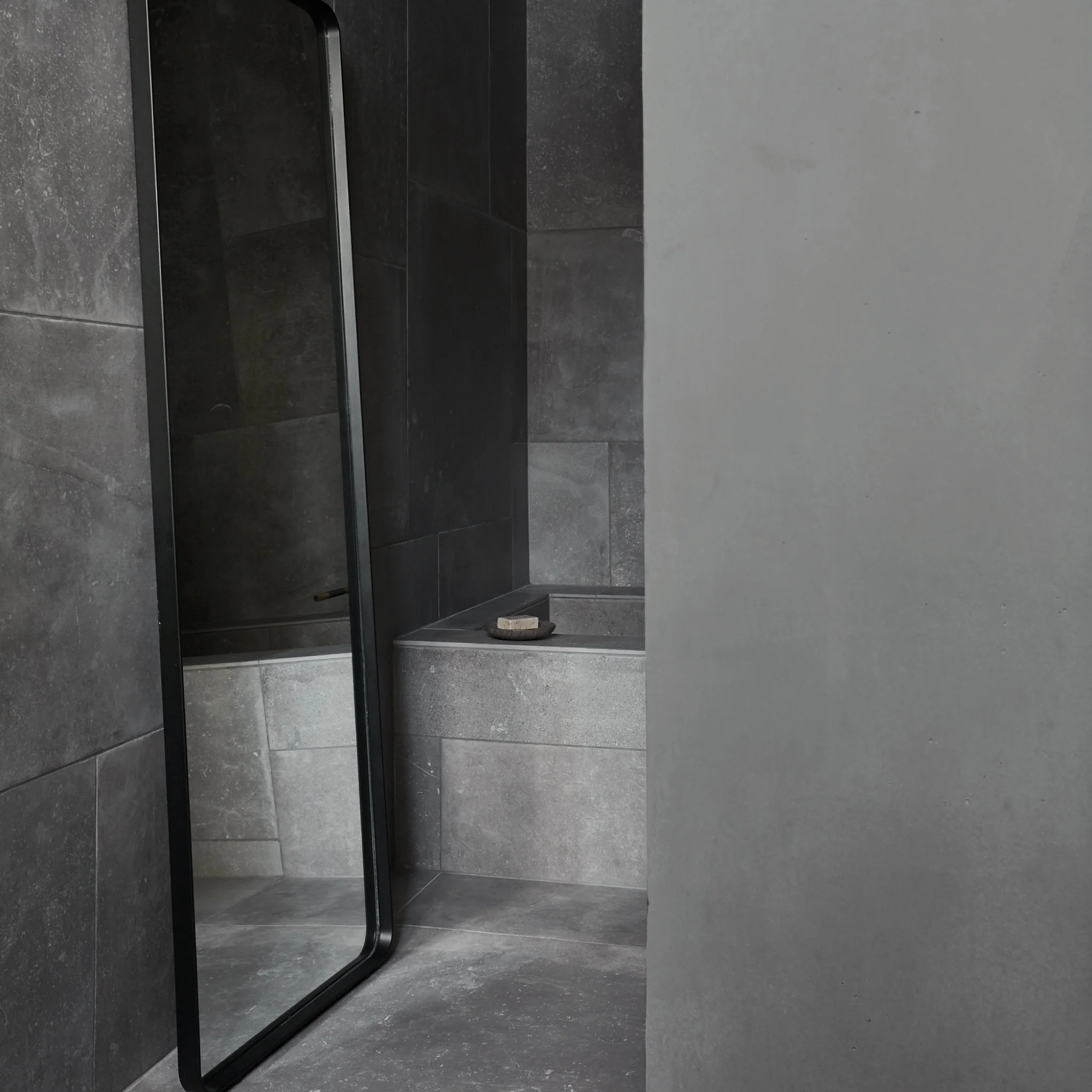 Norm Floor Mirror | Black - Image 4