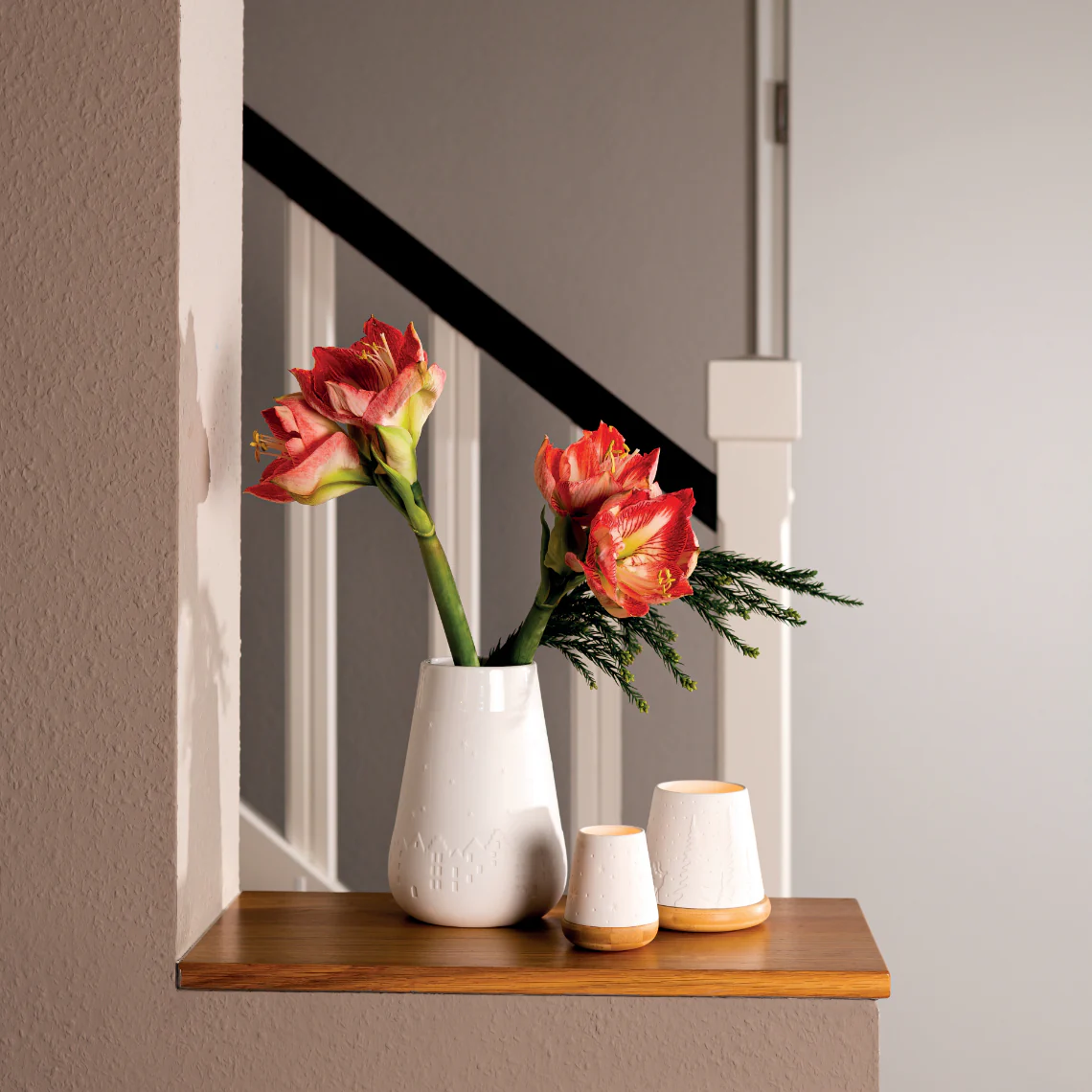 Embossed Winter City Vase | 20.5cm - Image 3