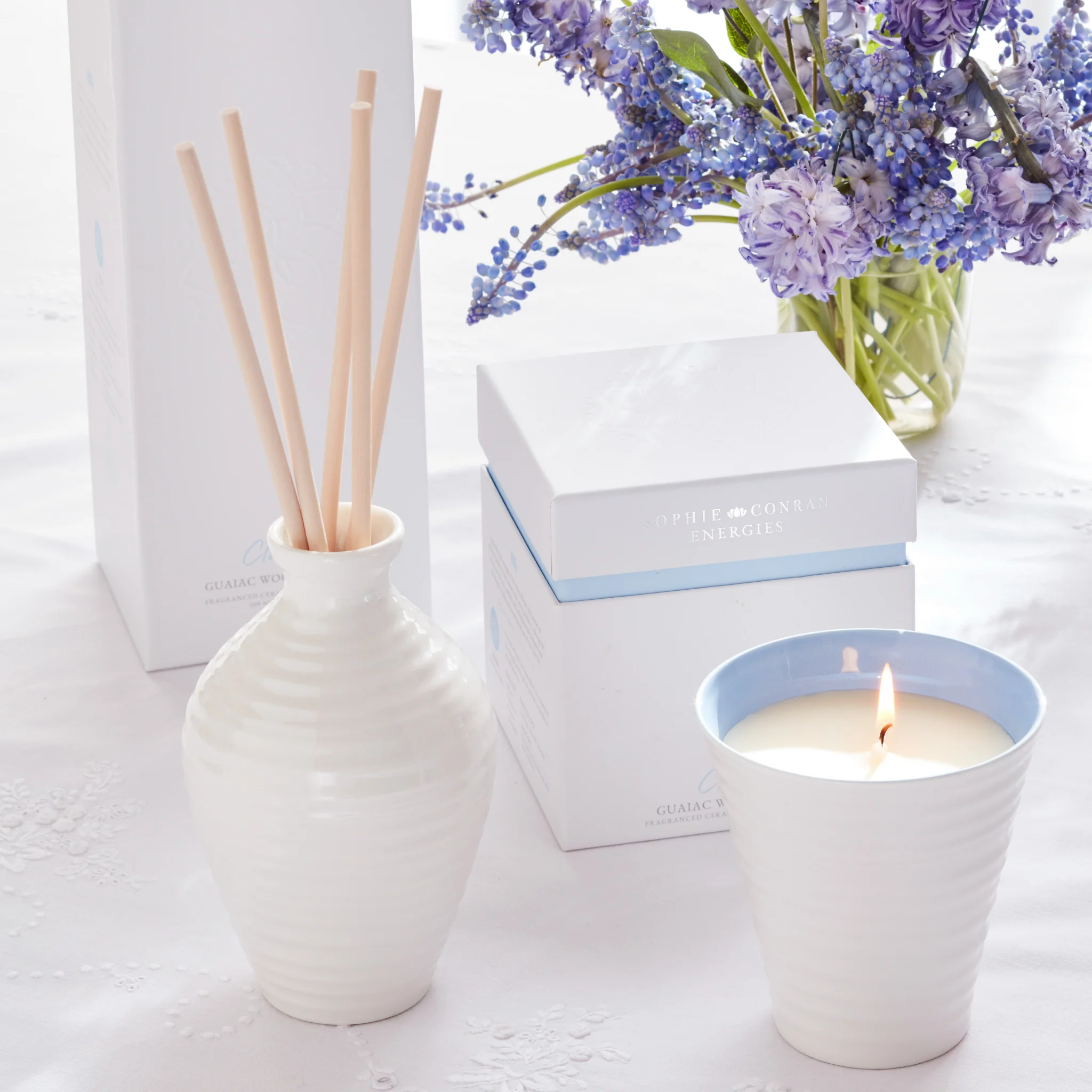 Guaiac Wood & Elmi Scented Candle | Clarity | Energies Collection - Image 2