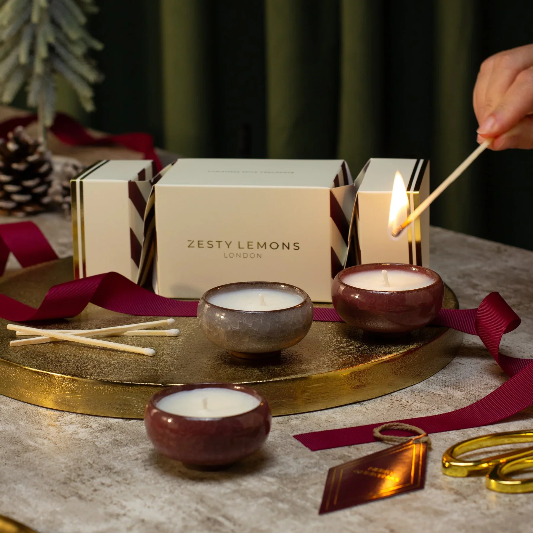 Under the Tree Burgundy Tealight Cracker | Spiced Clementine - Image 2