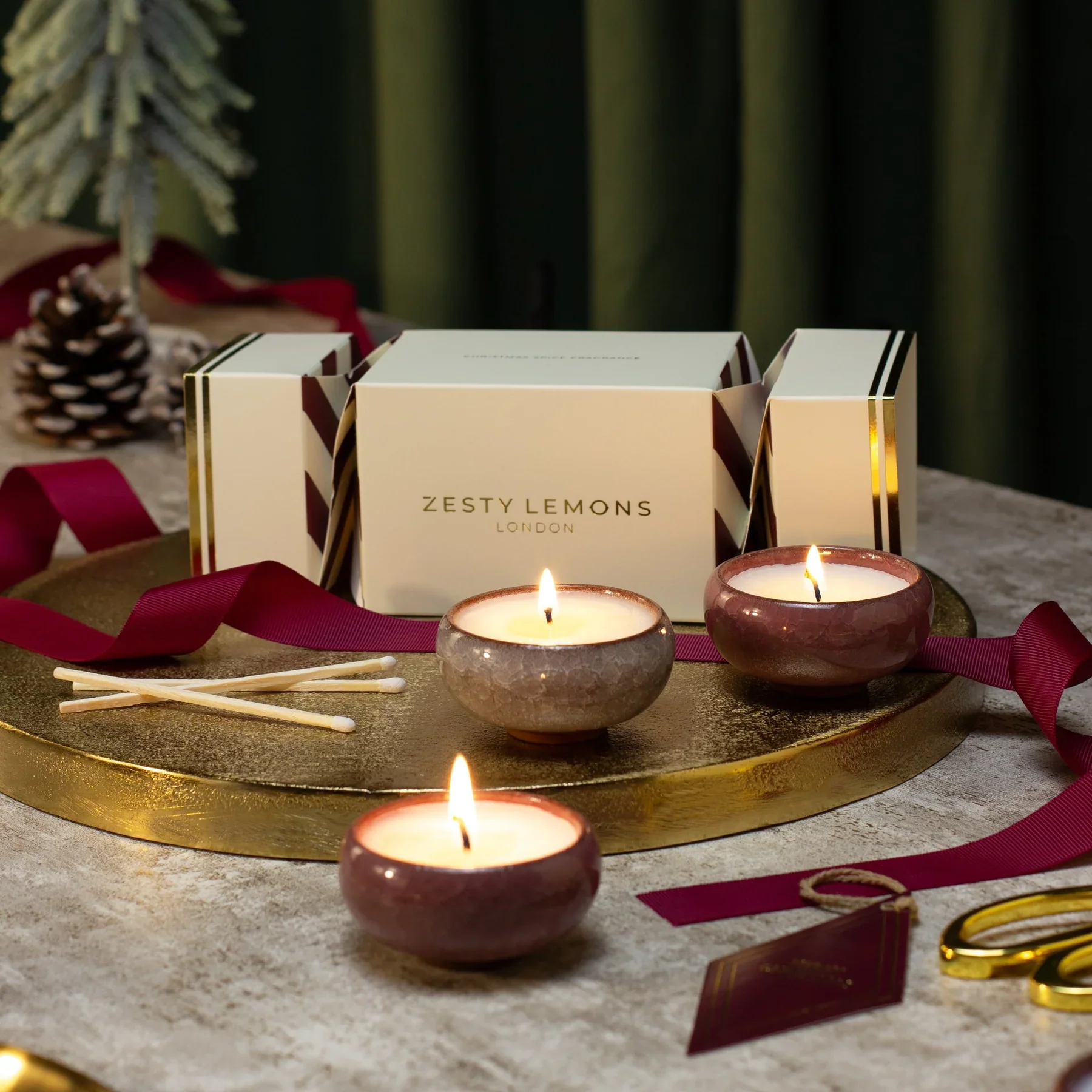 Under the Tree Burgundy Tealight Cracker | Spiced Clementine - Image 3