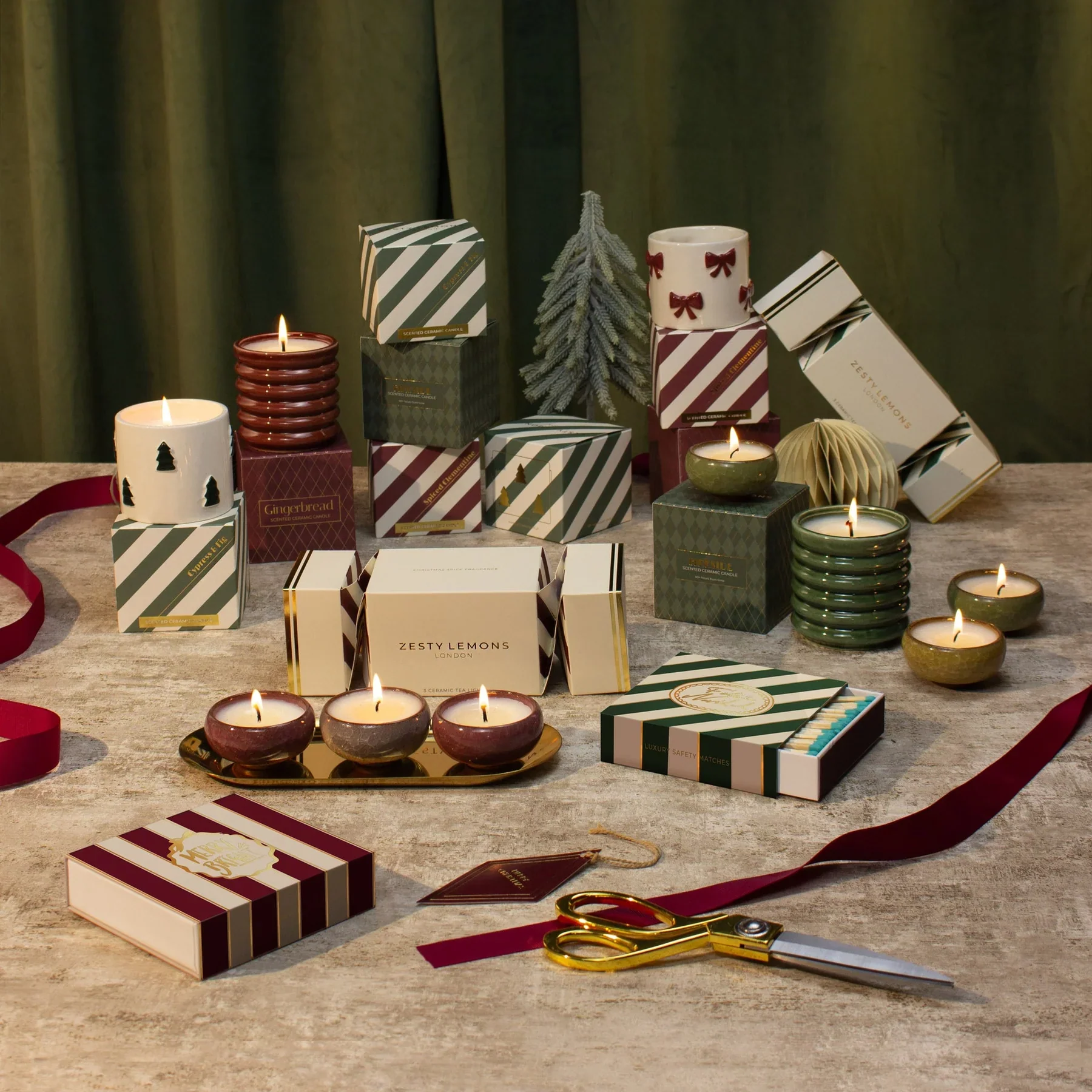 Under the Tree 'Merry & Bright' Matches | Set of 100 - Image 3